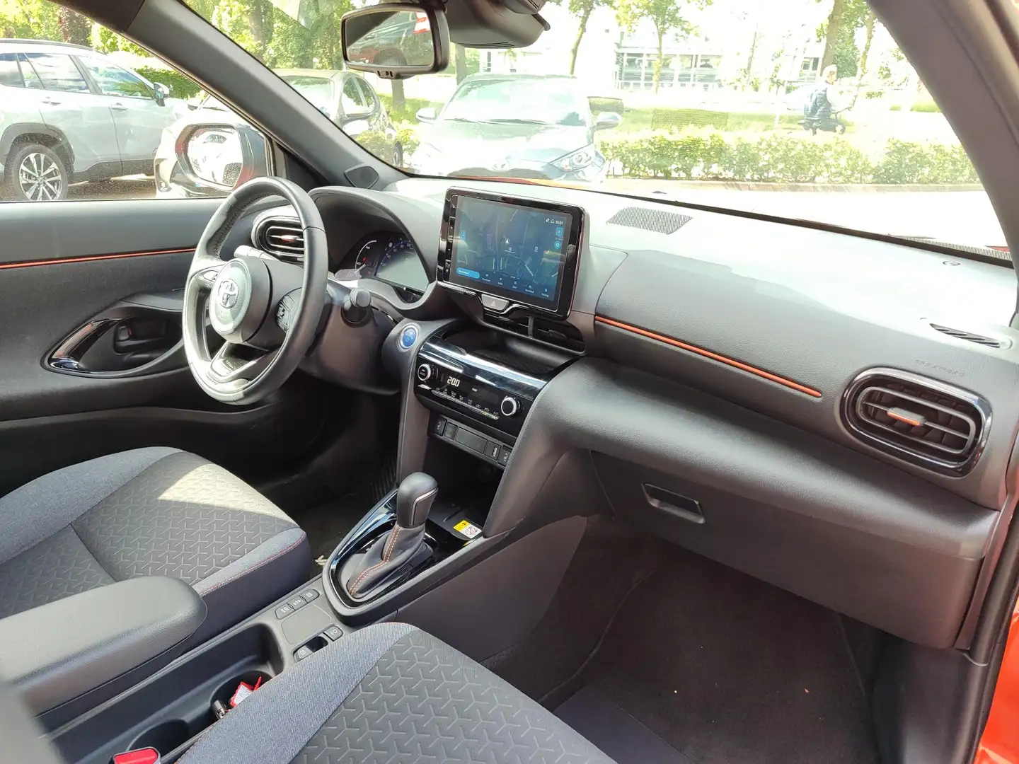 Toyota Yaris Cross 1.5 HYBRID STYLE STOEL/STUURVERW BLIND-SPOT NAVI P Оранжевий - 2