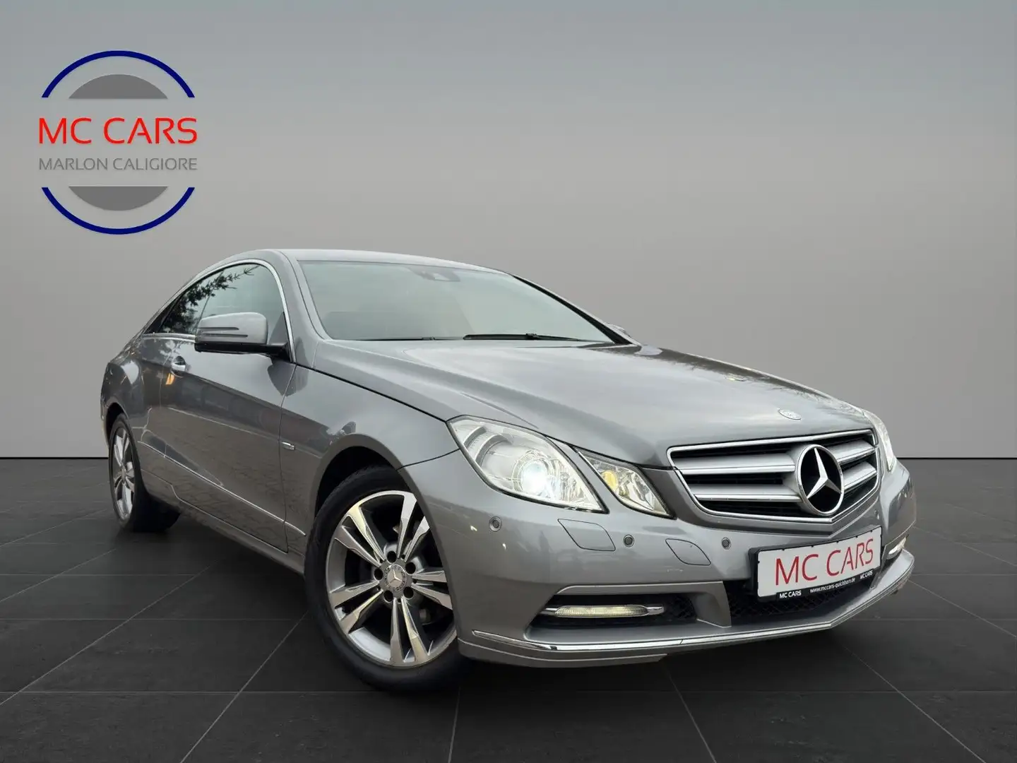 Mercedes-Benz E 200 Coupe CGI BlueEfficiency Grau - 1