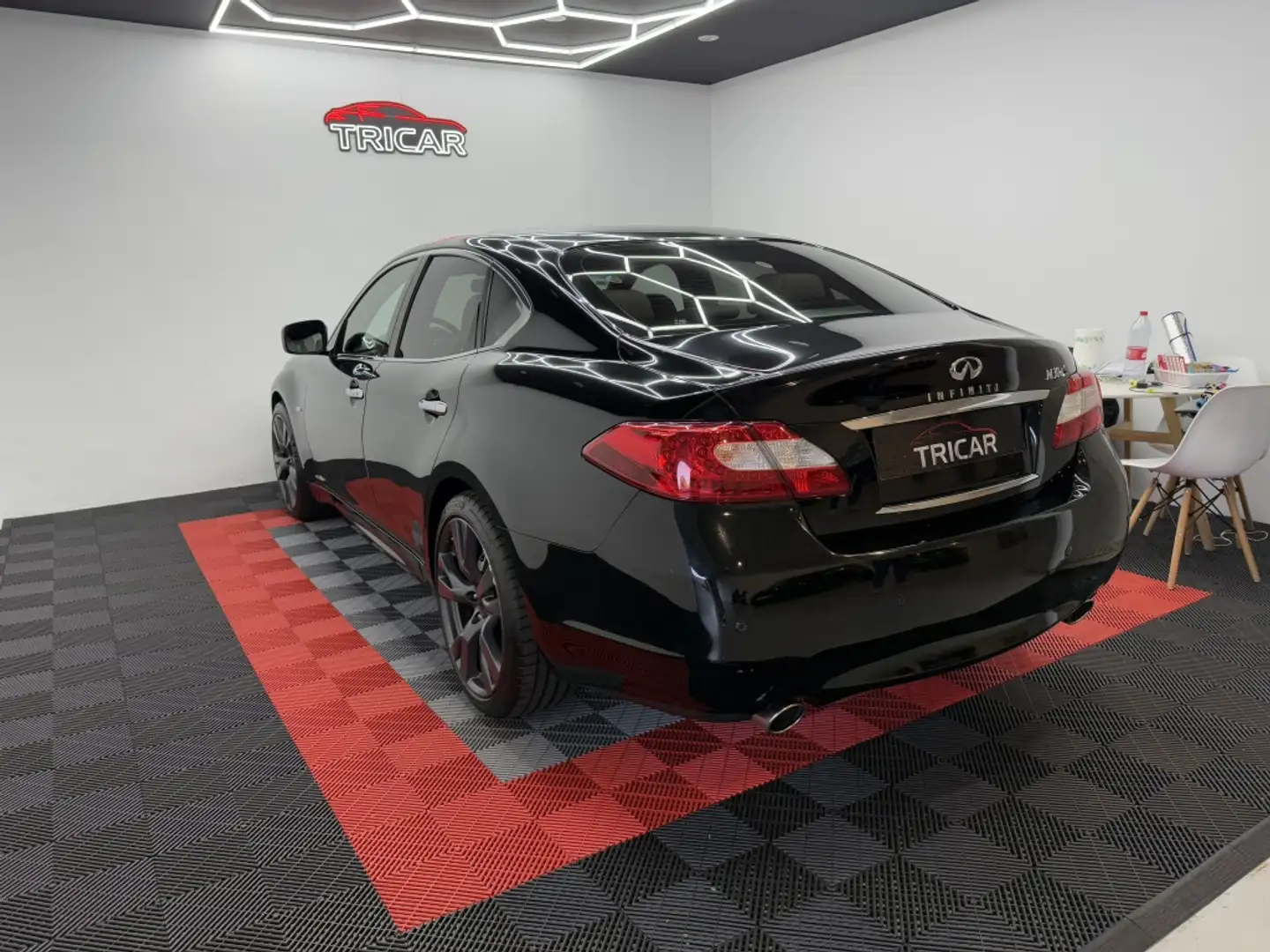 Infiniti M30 30d S Premium Aut. Schwarz - 2