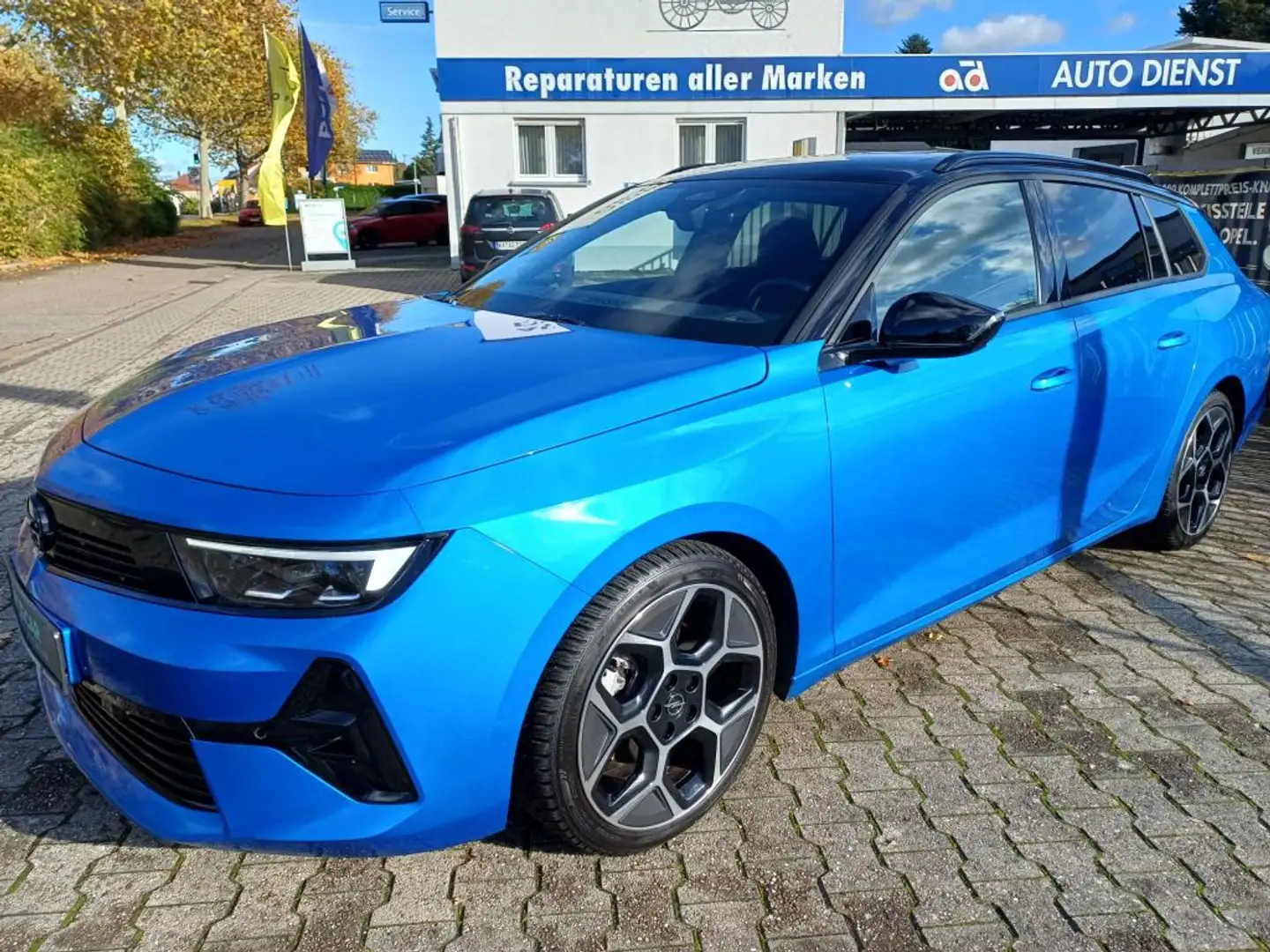Opel Astra Sports Tourer 1.2 Turbo Automatik Ultimate Bleu - 1