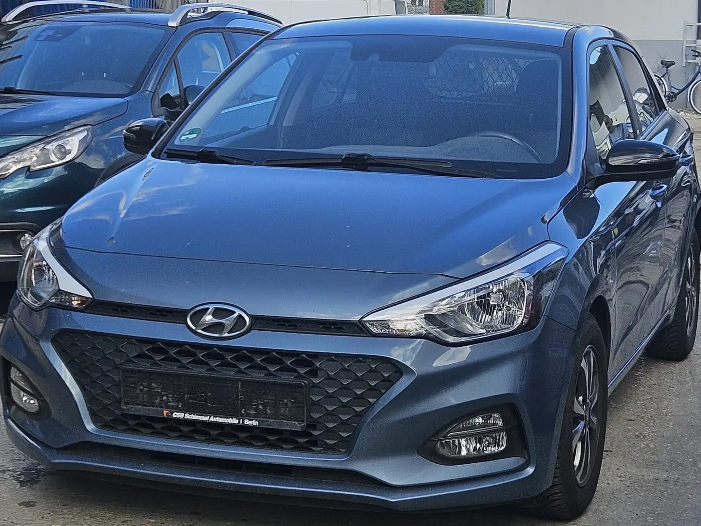 Hyundai i20 blue 1.2 Style Facelift Bleu - 2