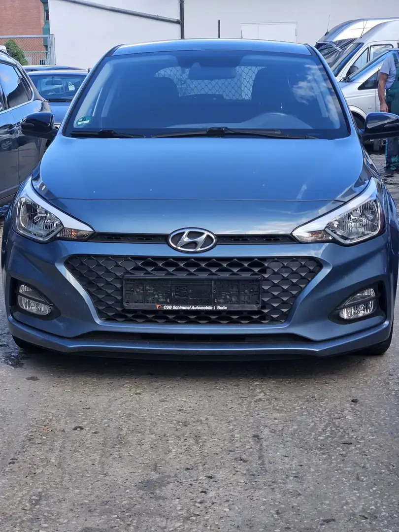 Hyundai i20 blue 1.2 Style Facelift Bleu - 1