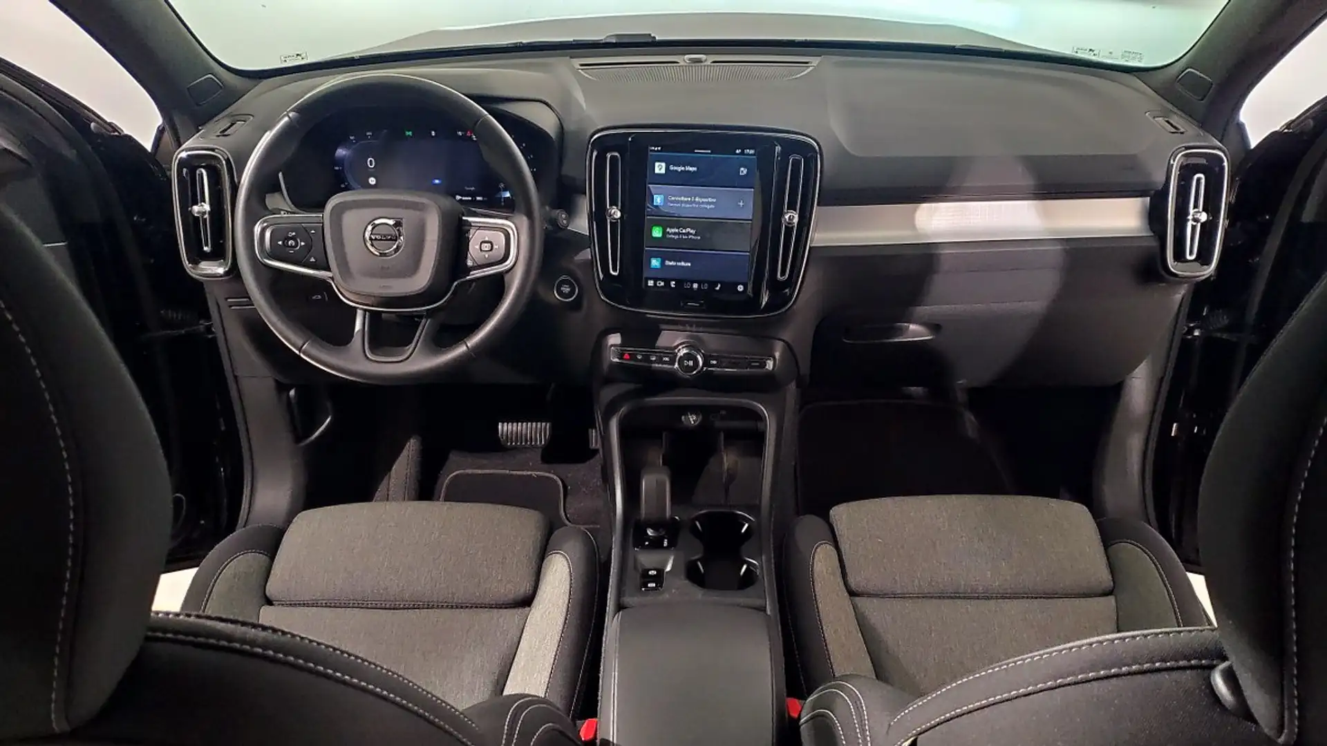 Volvo XC40 B3 Mild Hybrid Automatico Core Zwart - 2