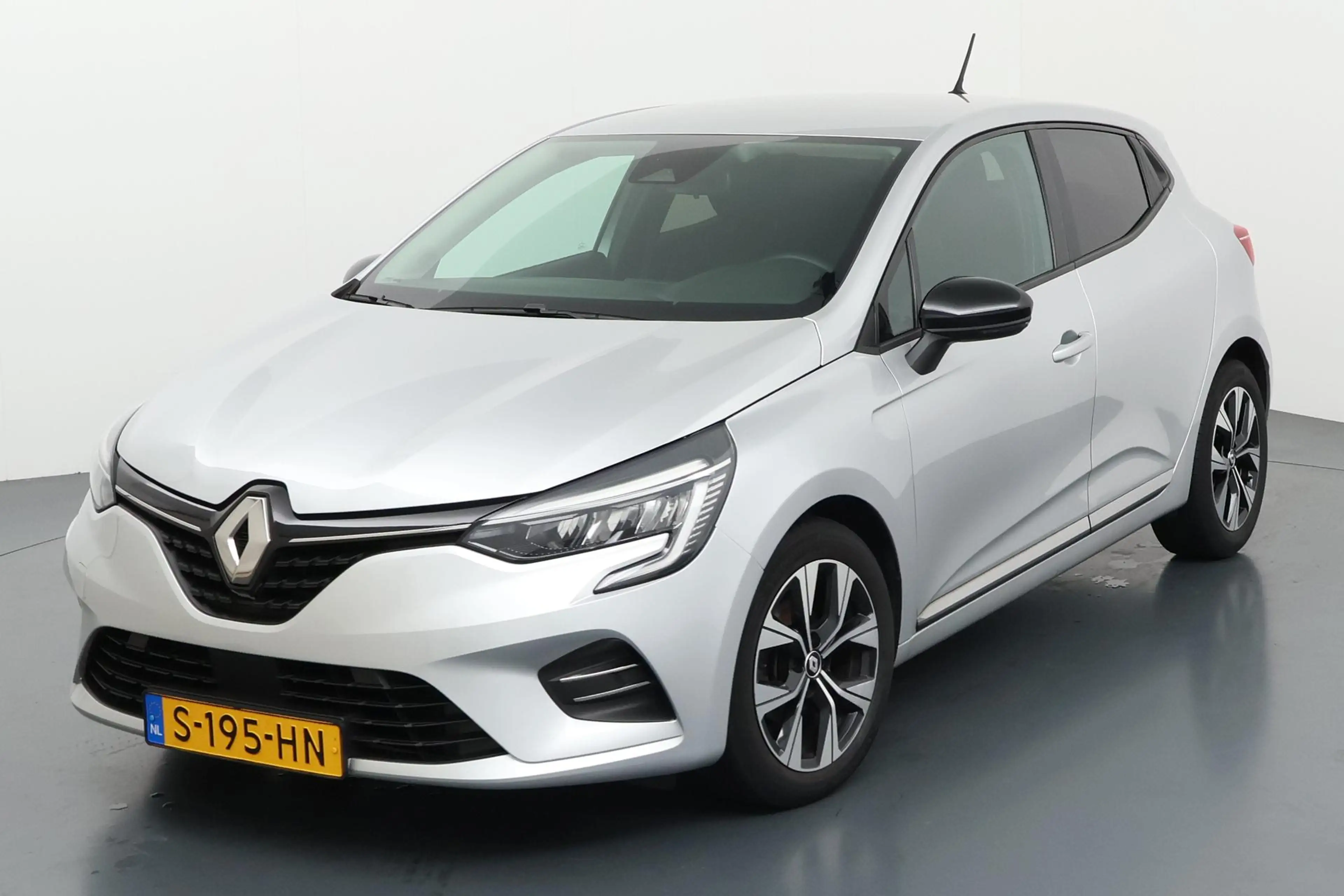 Renault Clio 1.0 TCe 90 Evolution Betrouwbare stadsheld met een — photo 6