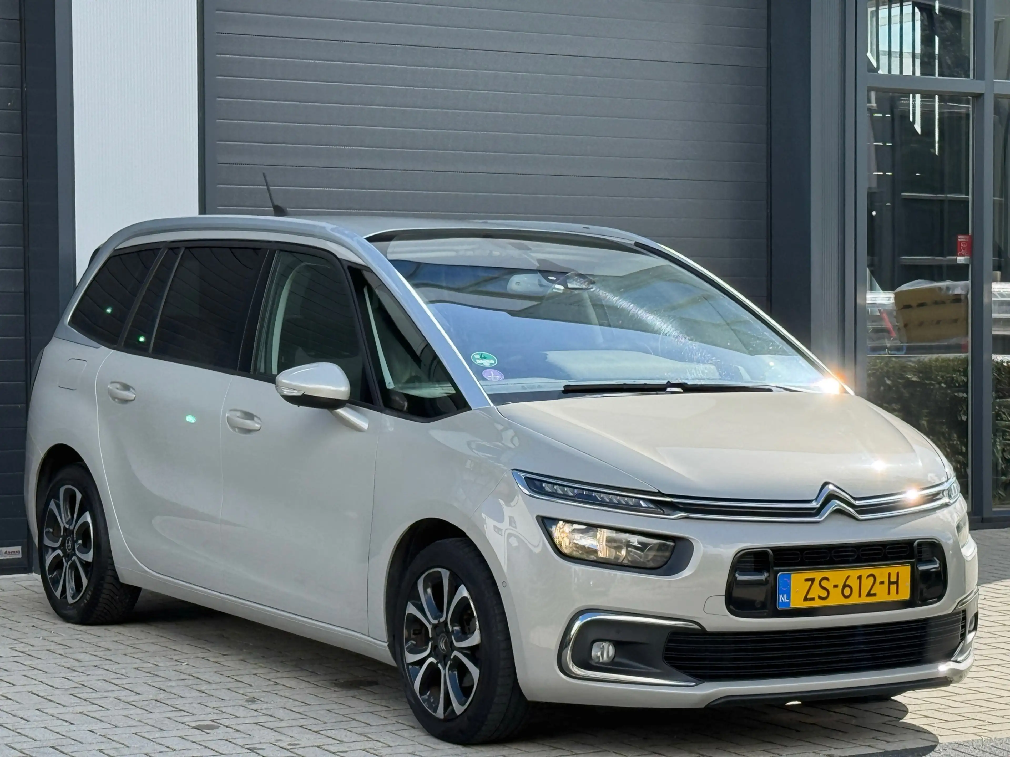 Citroen Grand C4 SpaceTourer 1.2 PureTech / NARDO GREY NAP — photo 13