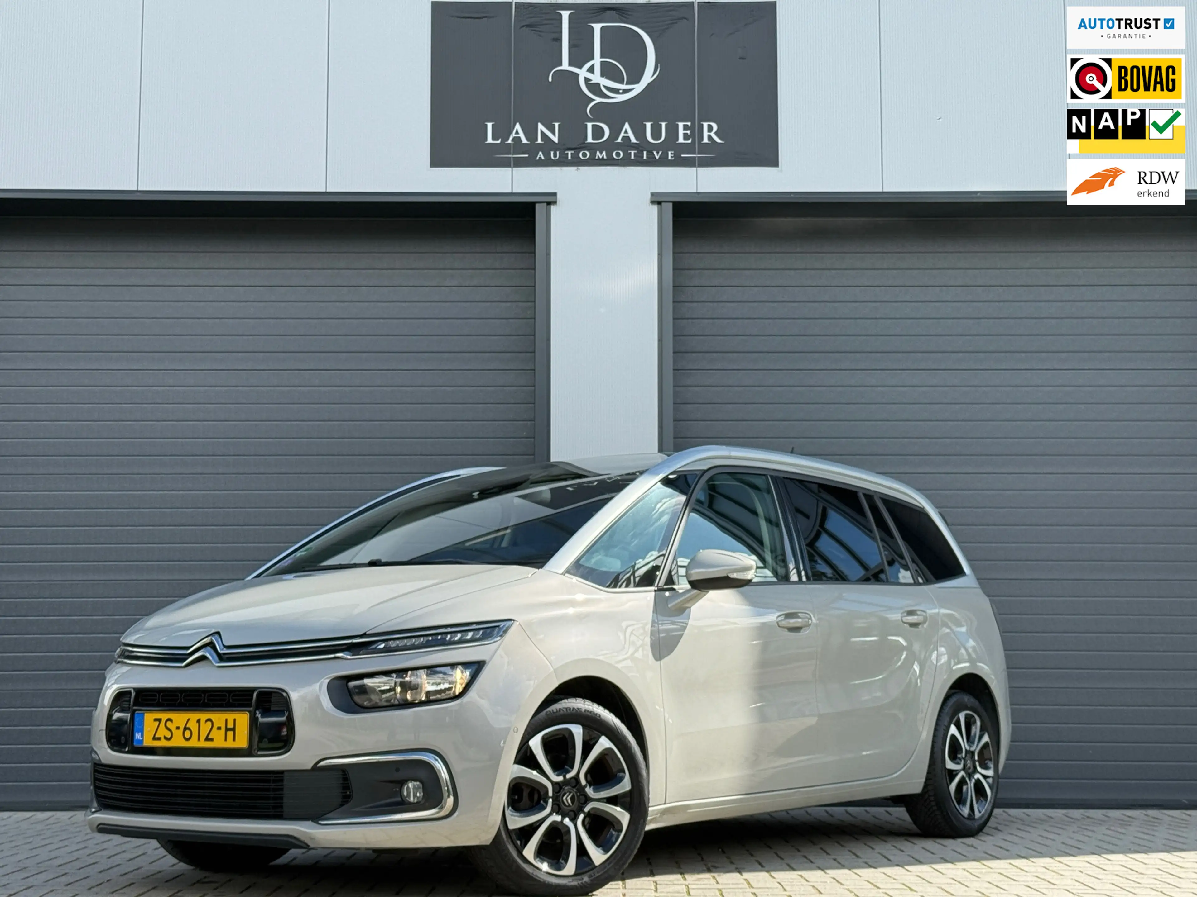Citroen Grand C4 SpaceTourer 1.2 PureTech / NARDO GREY NAP