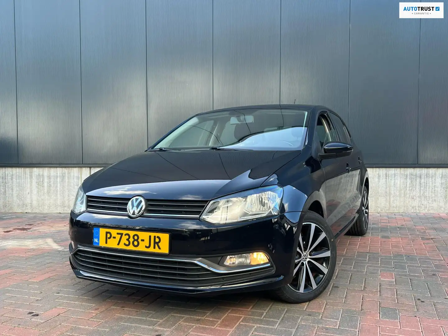 Volkswagen Polo 1.2 TSI Comfortline * Cruise * Airco * Bluetooth * Fekete - 1