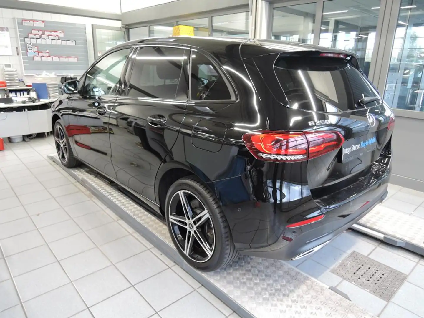 Mercedes-Benz B 250 e Progressive/Night/Multibeam/Pano-D/360°K Noir - 2