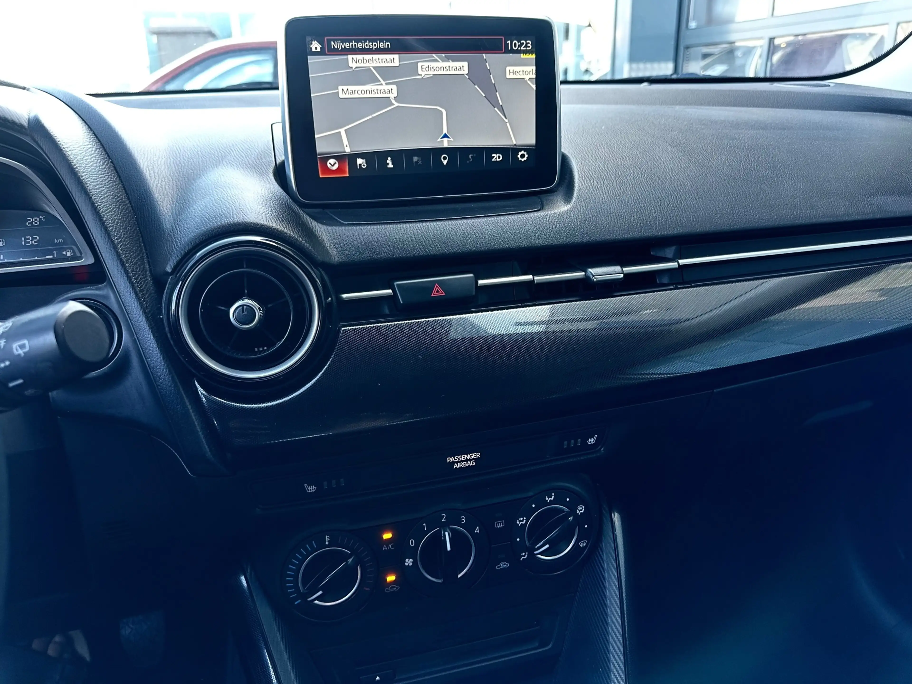 Mazda 2 1.5 Skyactiv-G Skylease+ | CRUISECR | Navi | Stoel — photo 6