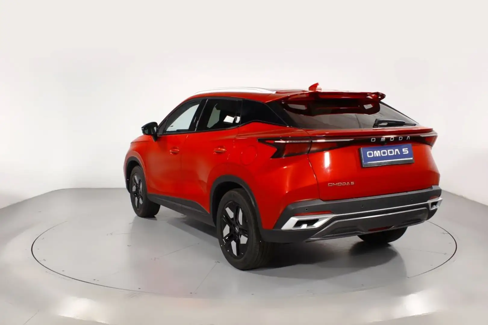 Omoda 5 1.6 T-GDI 108KW PREMIUM DCT P Rojo - 2