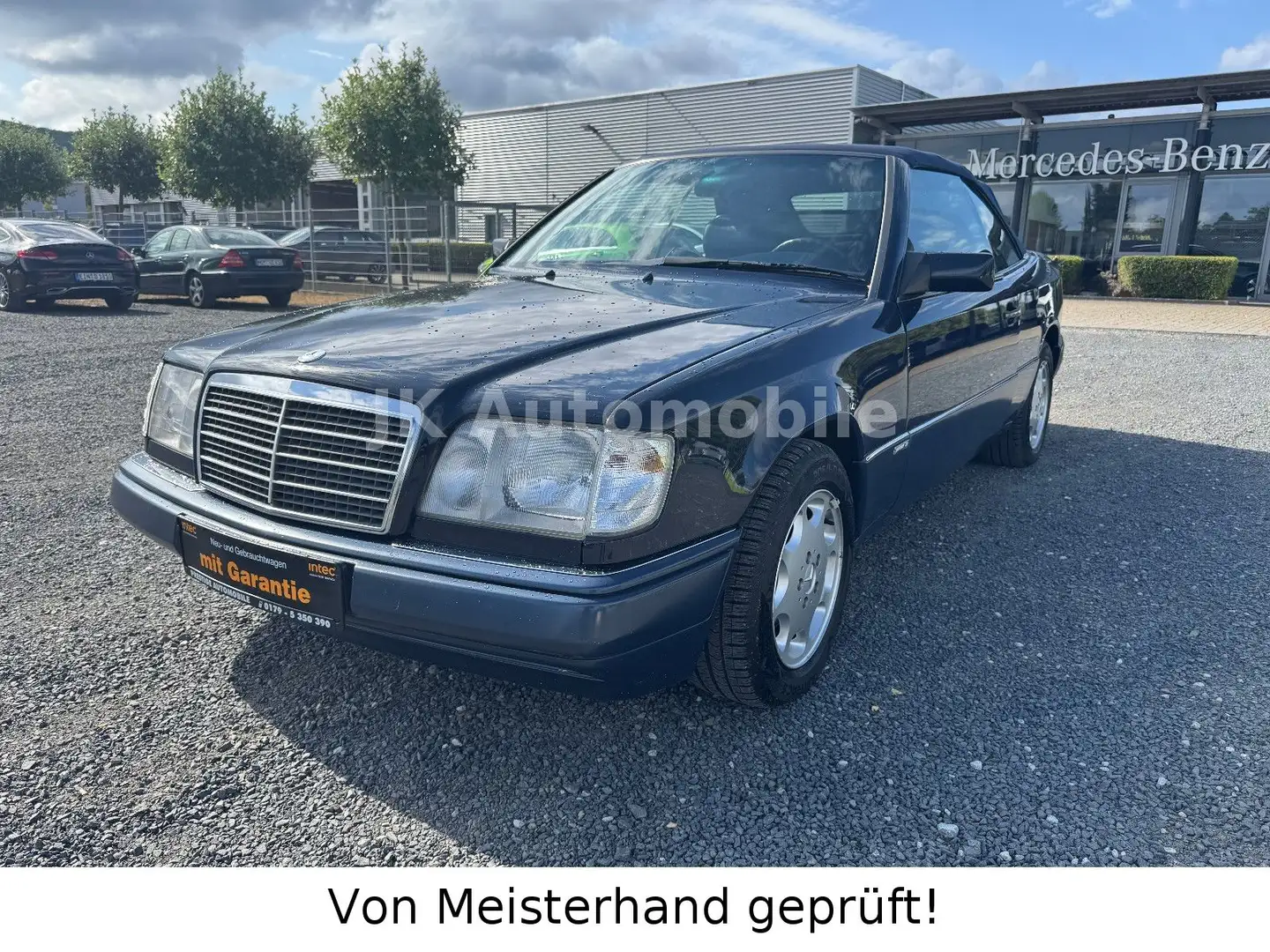 Mercedes-Benz 220 124 C / Cabrio / Originalzustand / erste Hand Blue - 2
