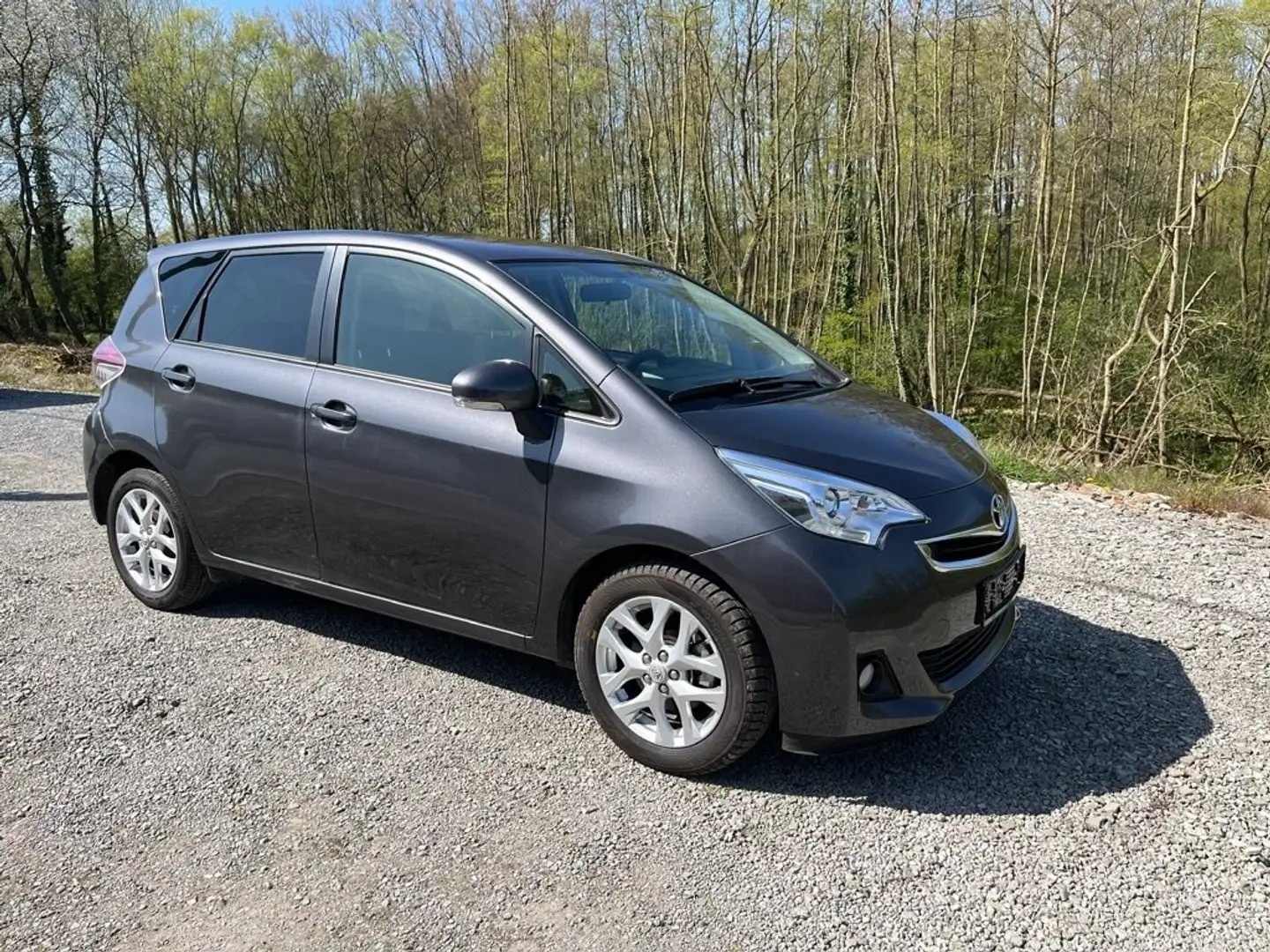 Toyota Verso-S 1.33 VVT-i Skyview 99PK 2016 GEKEURD VOOR VERKOOP Gris - 2