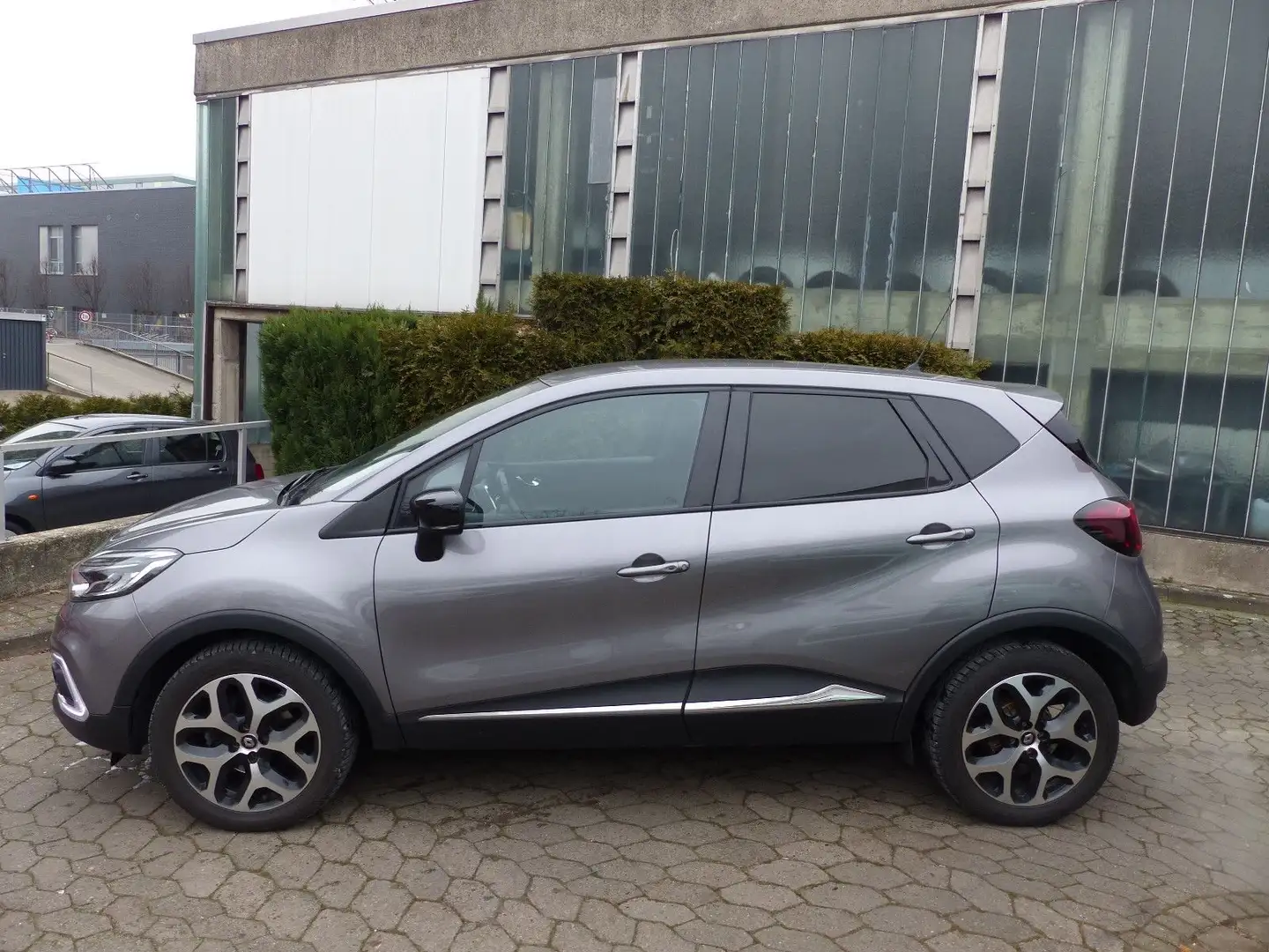 Renault Captur Intens Automatik/Kamera/Navi/PDC/LED/2.Hd Grau - 2