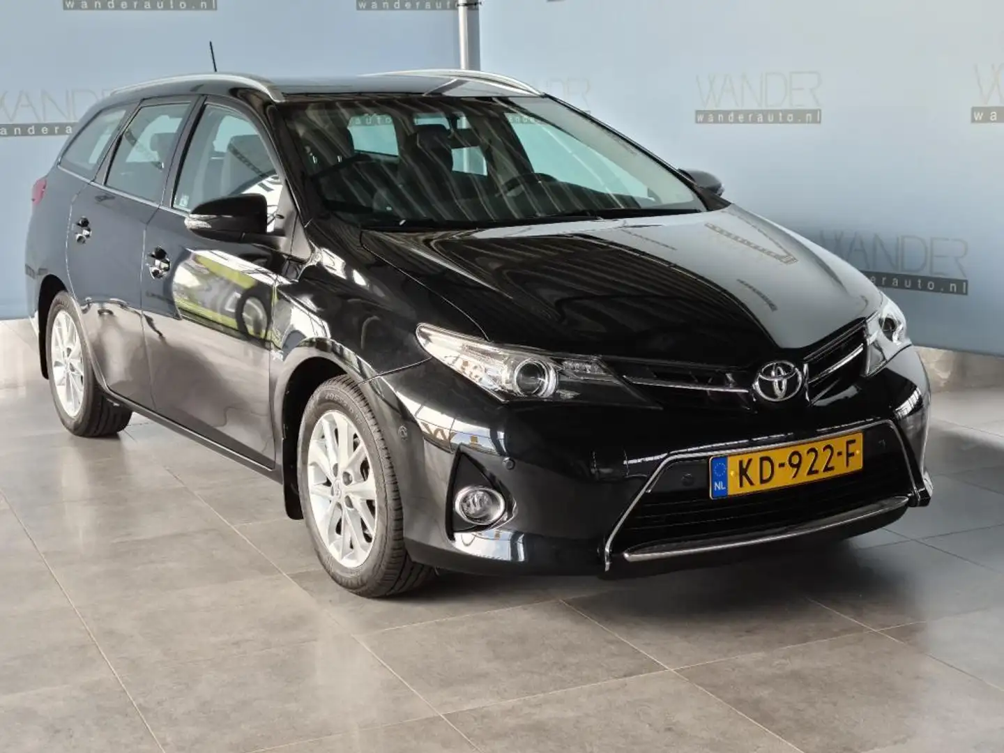 Toyota Auris 1.6 VVT-i Dynamic Touring Sports /Stoelverwarming/ Noir - 1