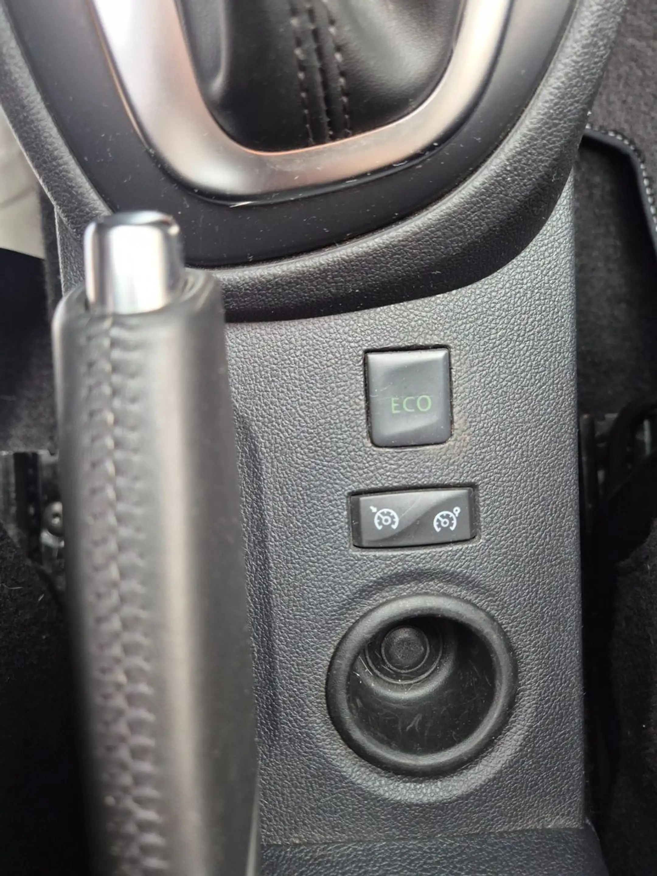 Renault Captur Intens - 1.HAND - AUTOMATIK - NAVI - USB — photo 11