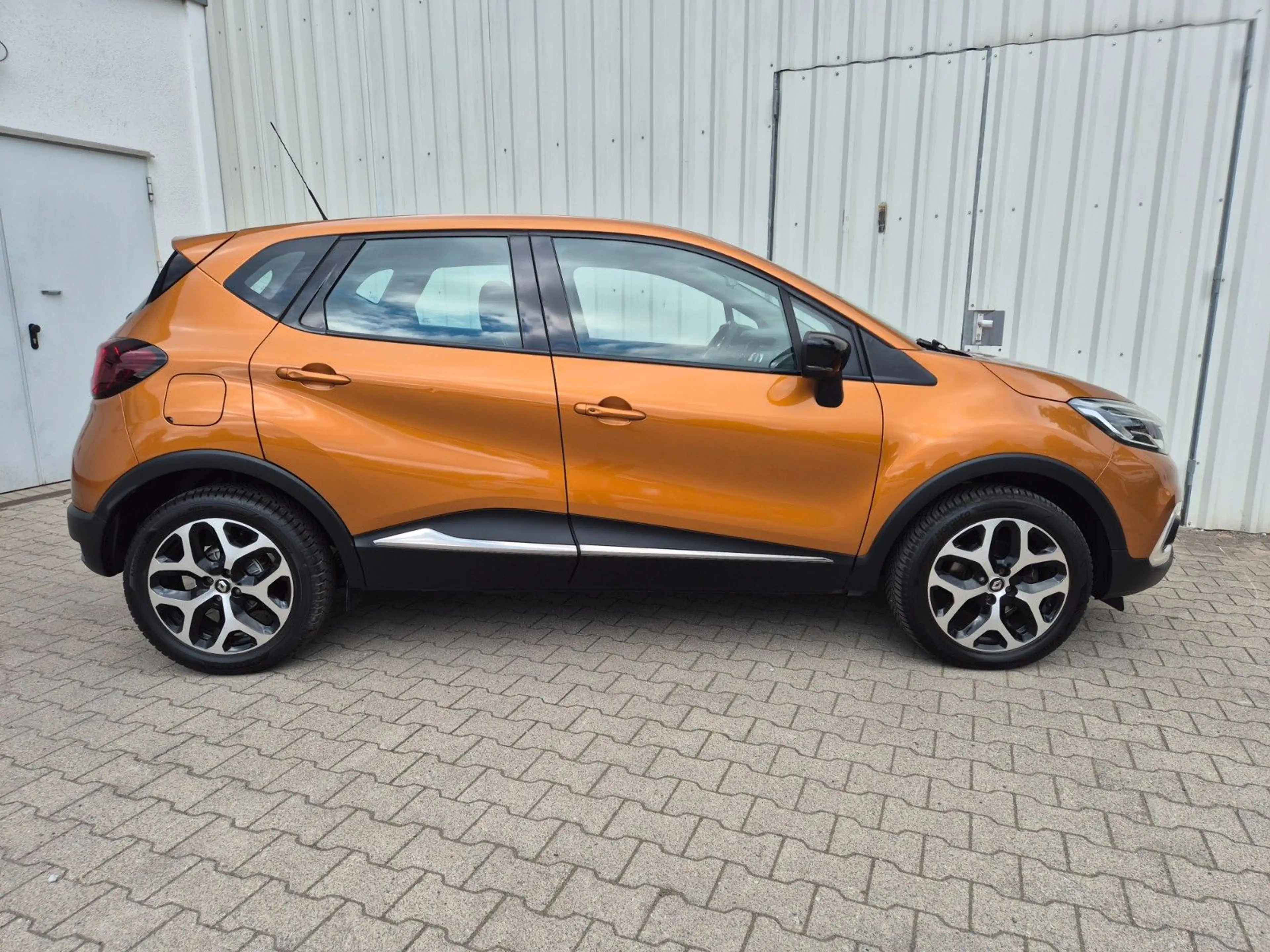 Renault Captur Intens - 1.HAND - AUTOMATIK - NAVI - USB — photo 17