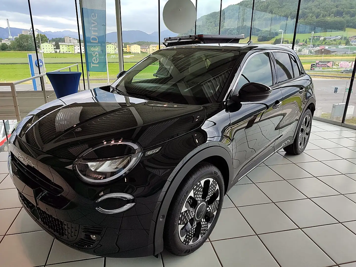 Fiat 600e 600 Elektro 54 kWh La Prima Schwarz - 1