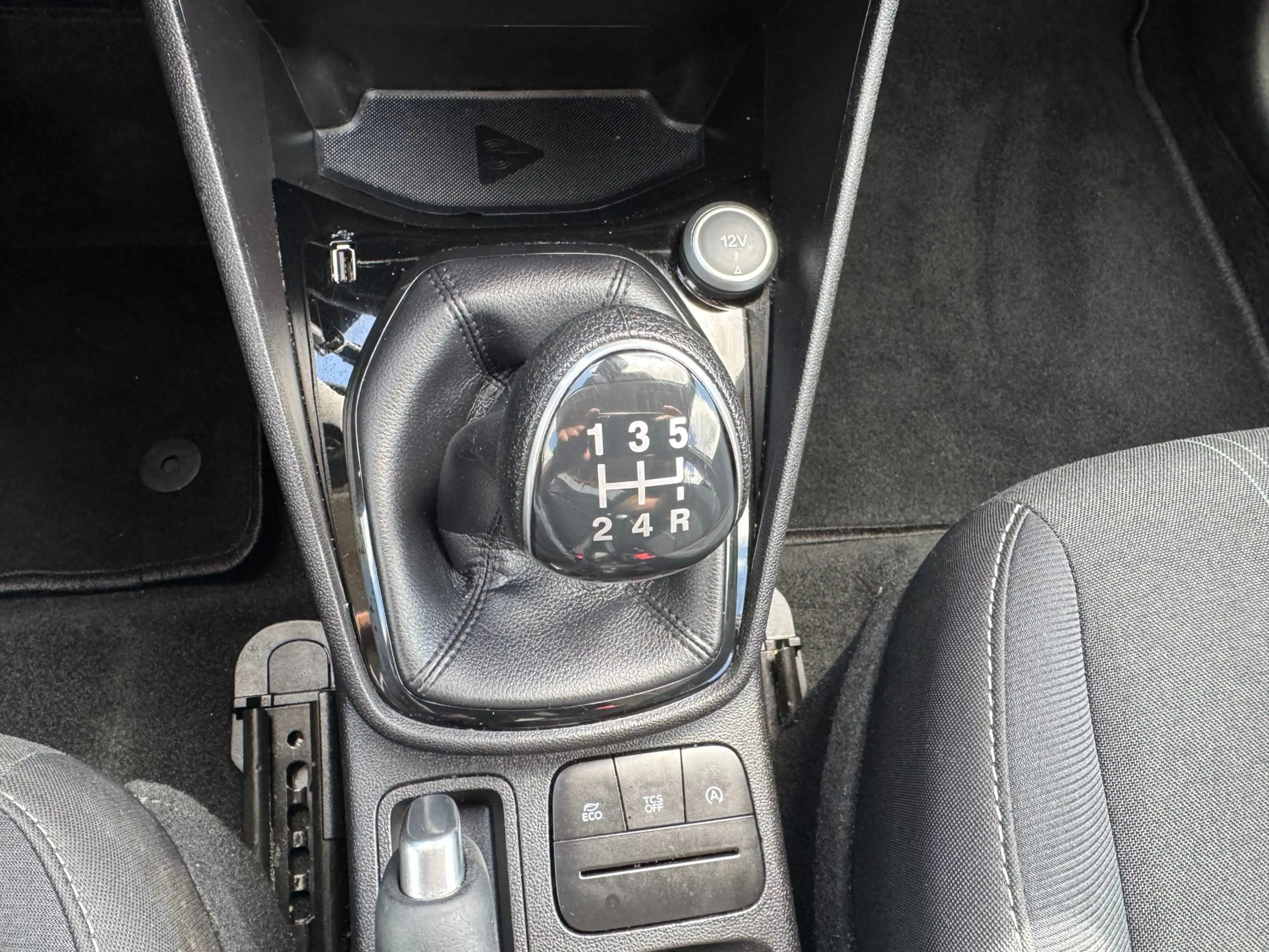 Ford Fiesta 1.1 Trend CARPLAY!! — photo 15