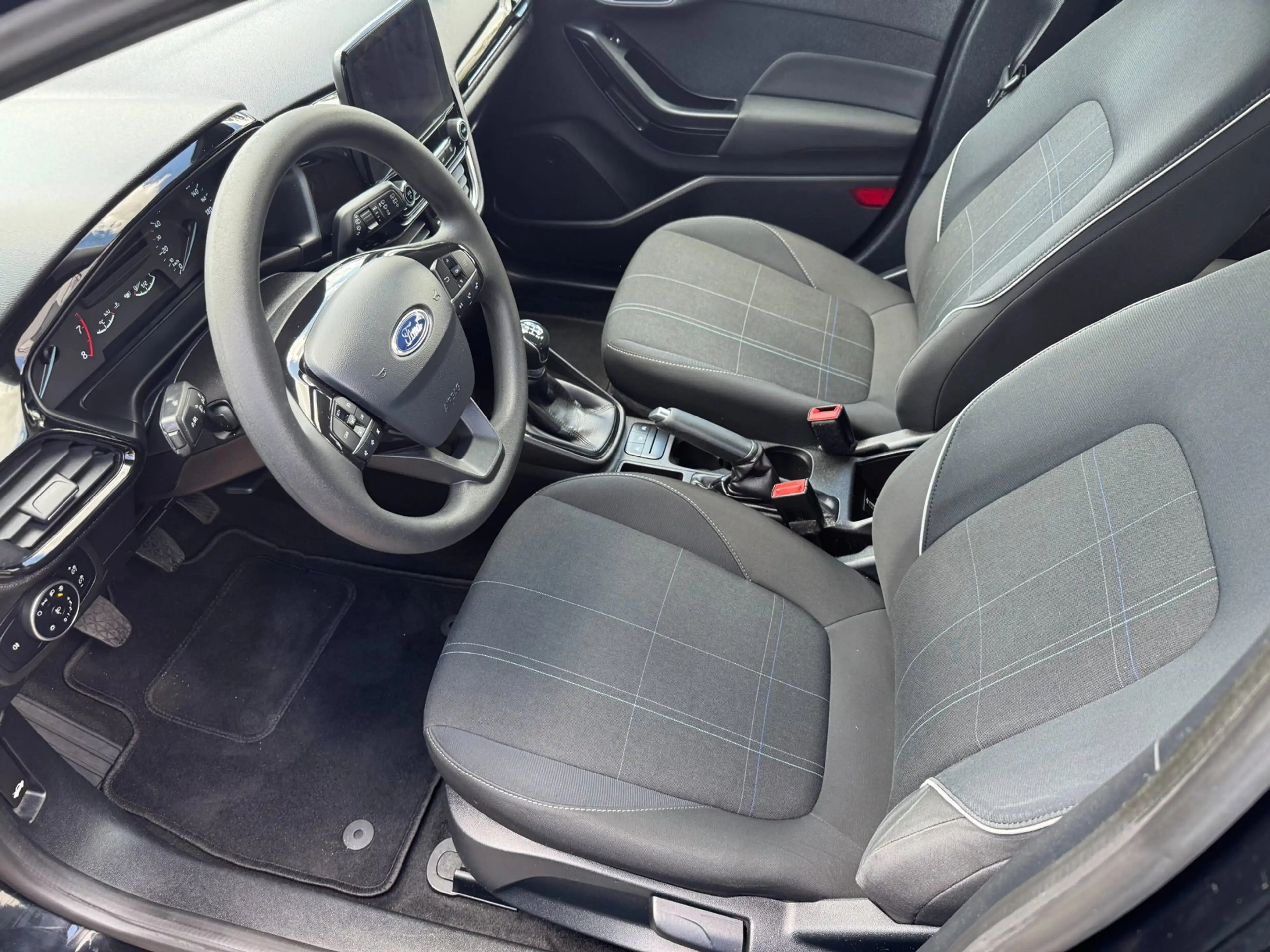 Ford Fiesta 1.1 Trend CARPLAY!! — photo 12