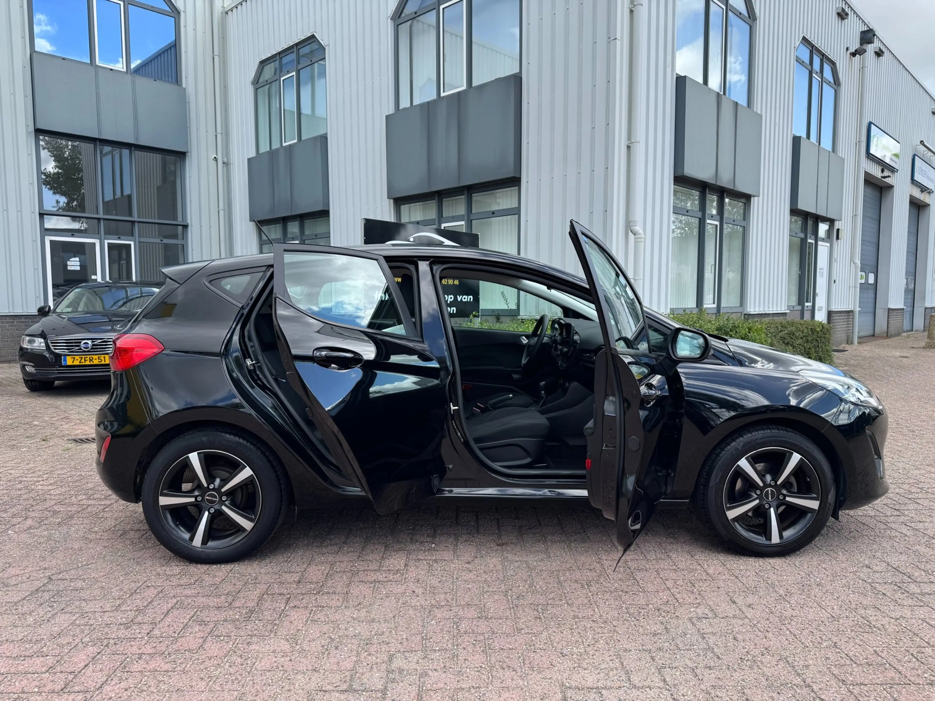 Ford Fiesta 1.1 Trend CARPLAY!! — photo 6