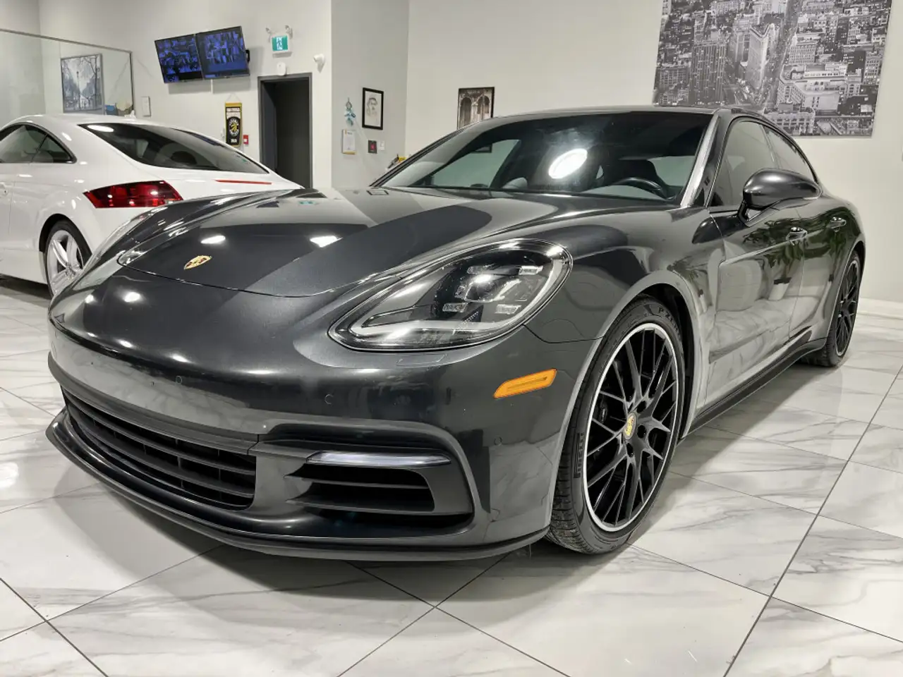 Porsche Panamera снимка Porsche Panamera
