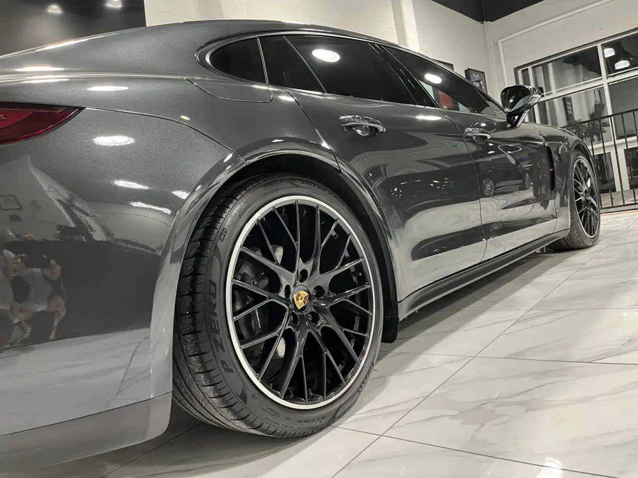 Porsche Panamera снимка Porsche Panamera