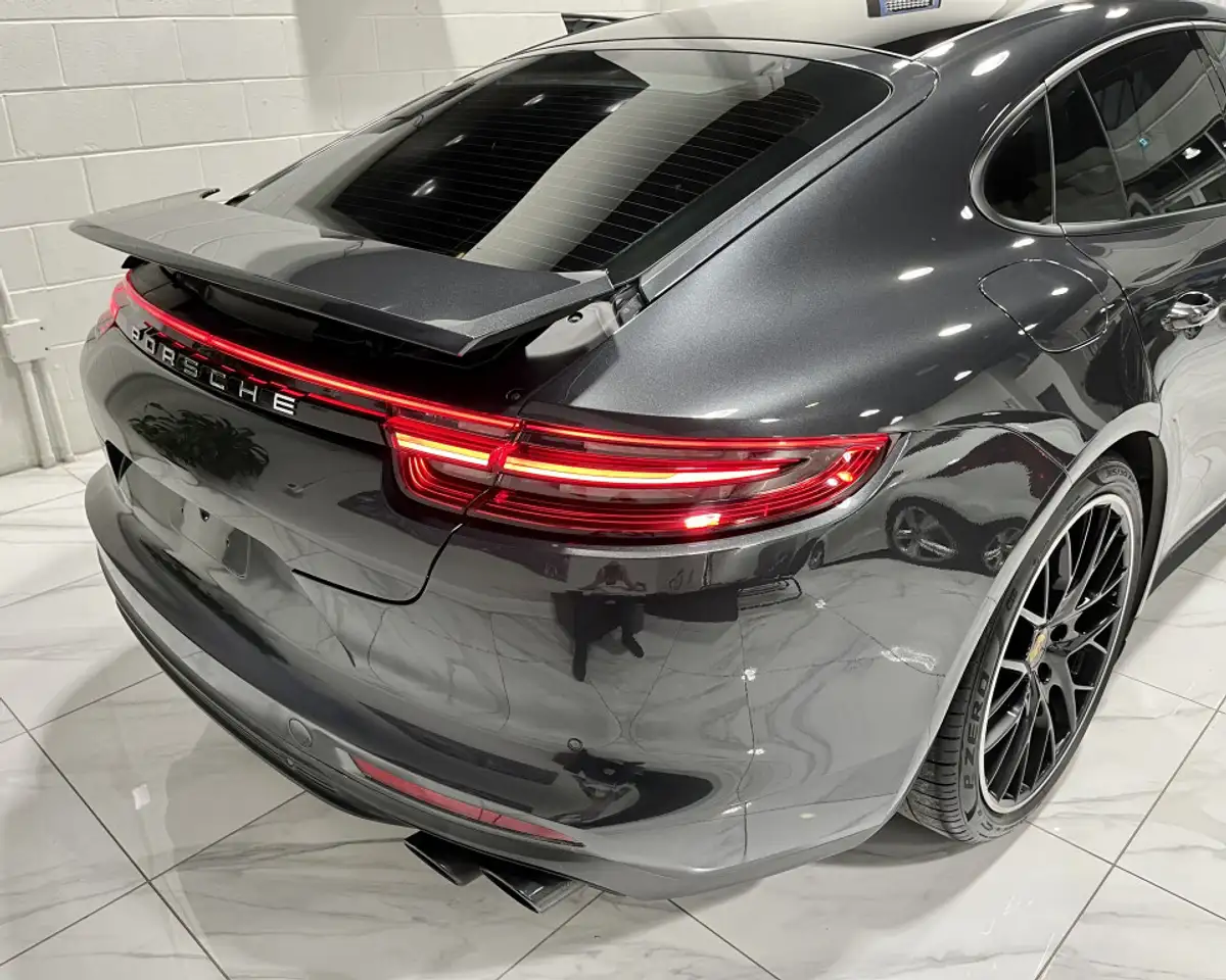 Porsche Panamera снимка Porsche Panamera