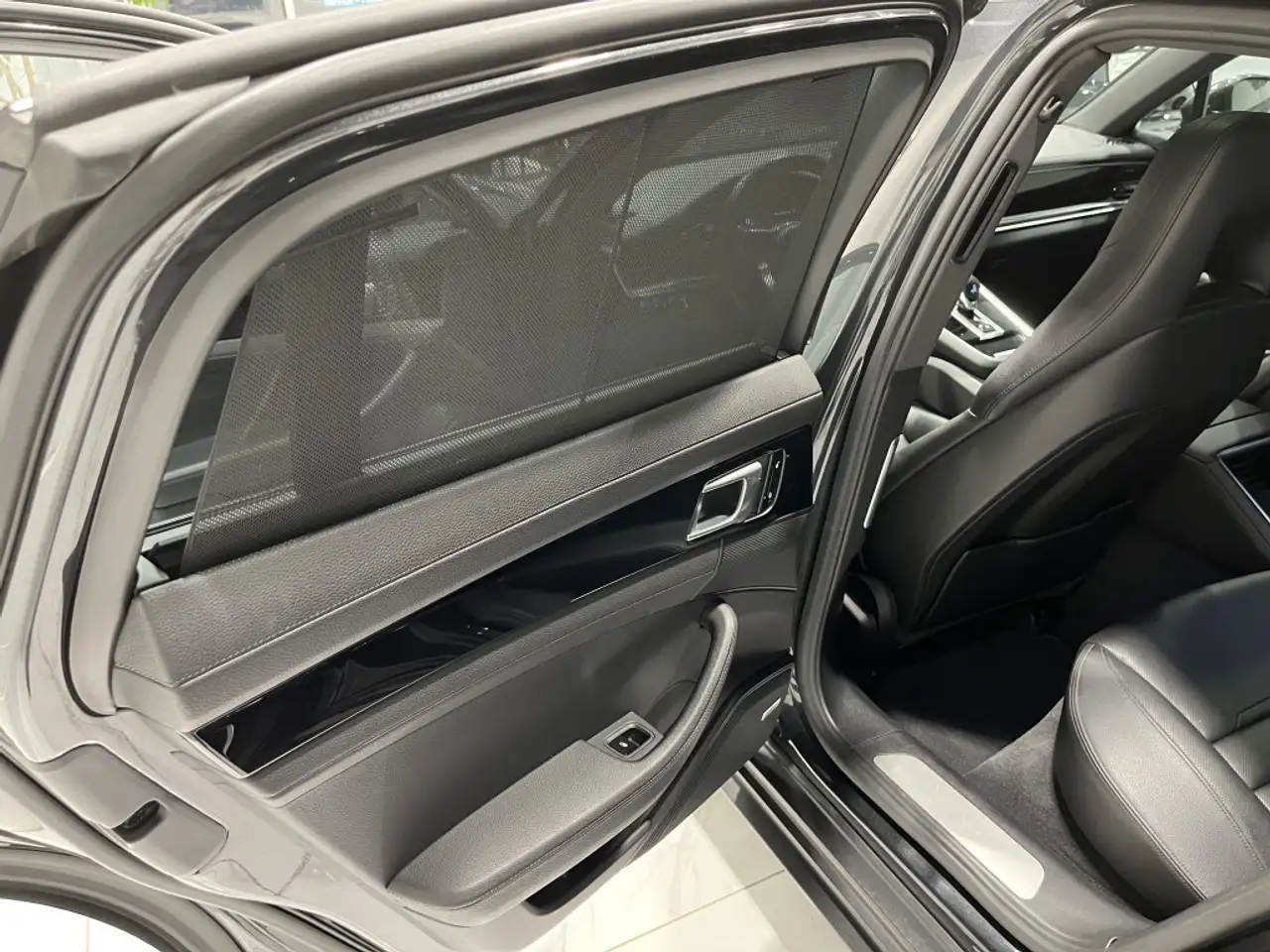 Porsche Panamera снимка Porsche Panamera