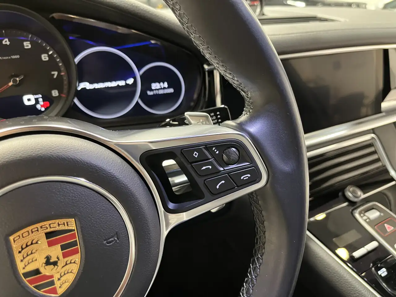 Porsche Panamera снимка Porsche Panamera