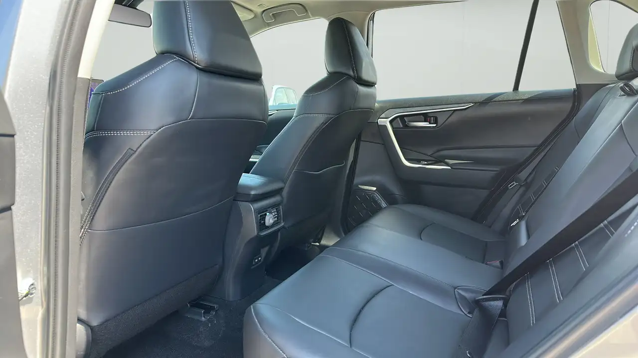Toyota RAV 4 снимка Toyota RAV 4