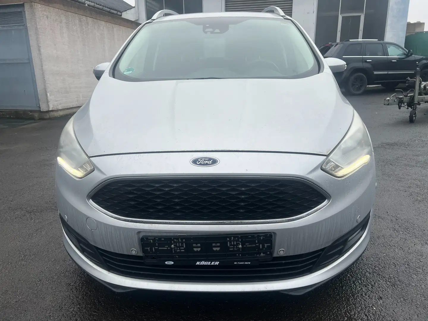 Ford Grand C-Max 7-Sitzer Argent - 1