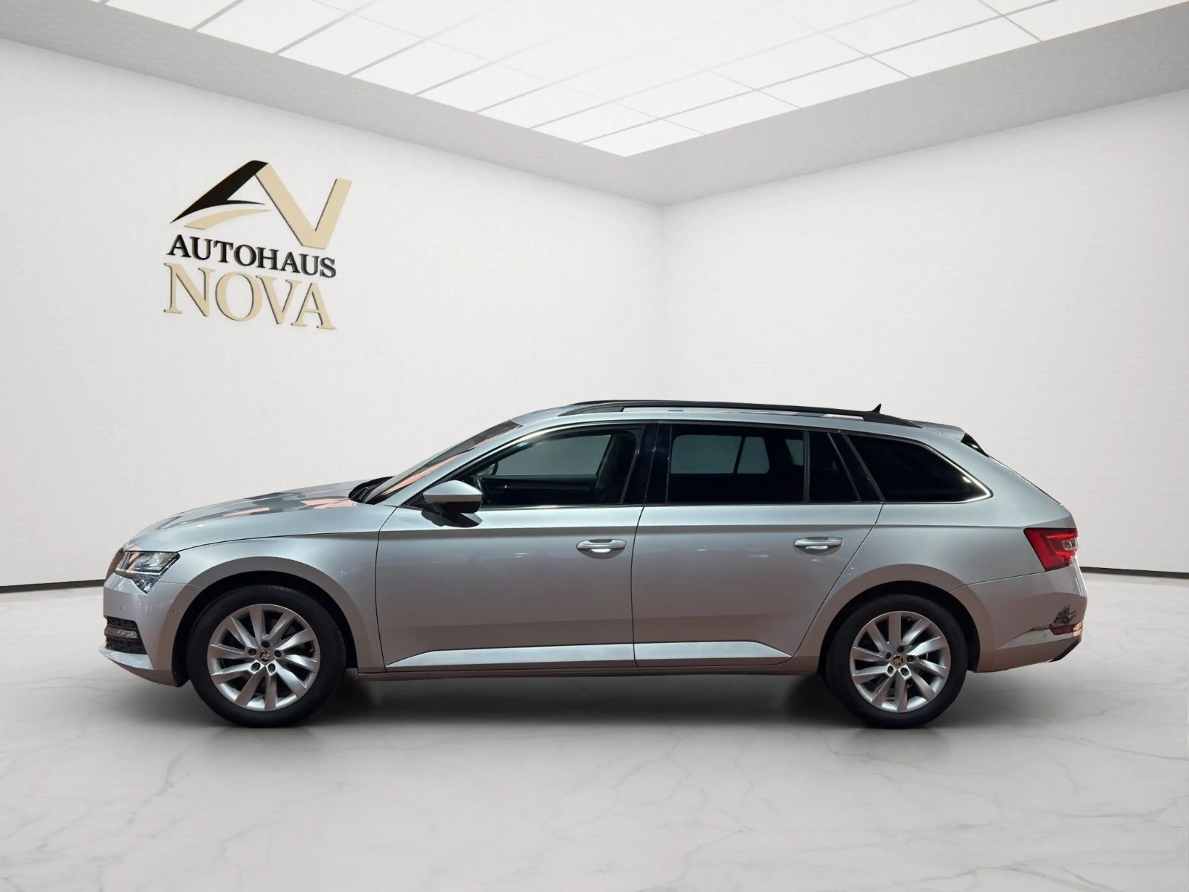 Skoda Superb Combi Ambition 4x4-ACC-AHK-LANE- — photo 3