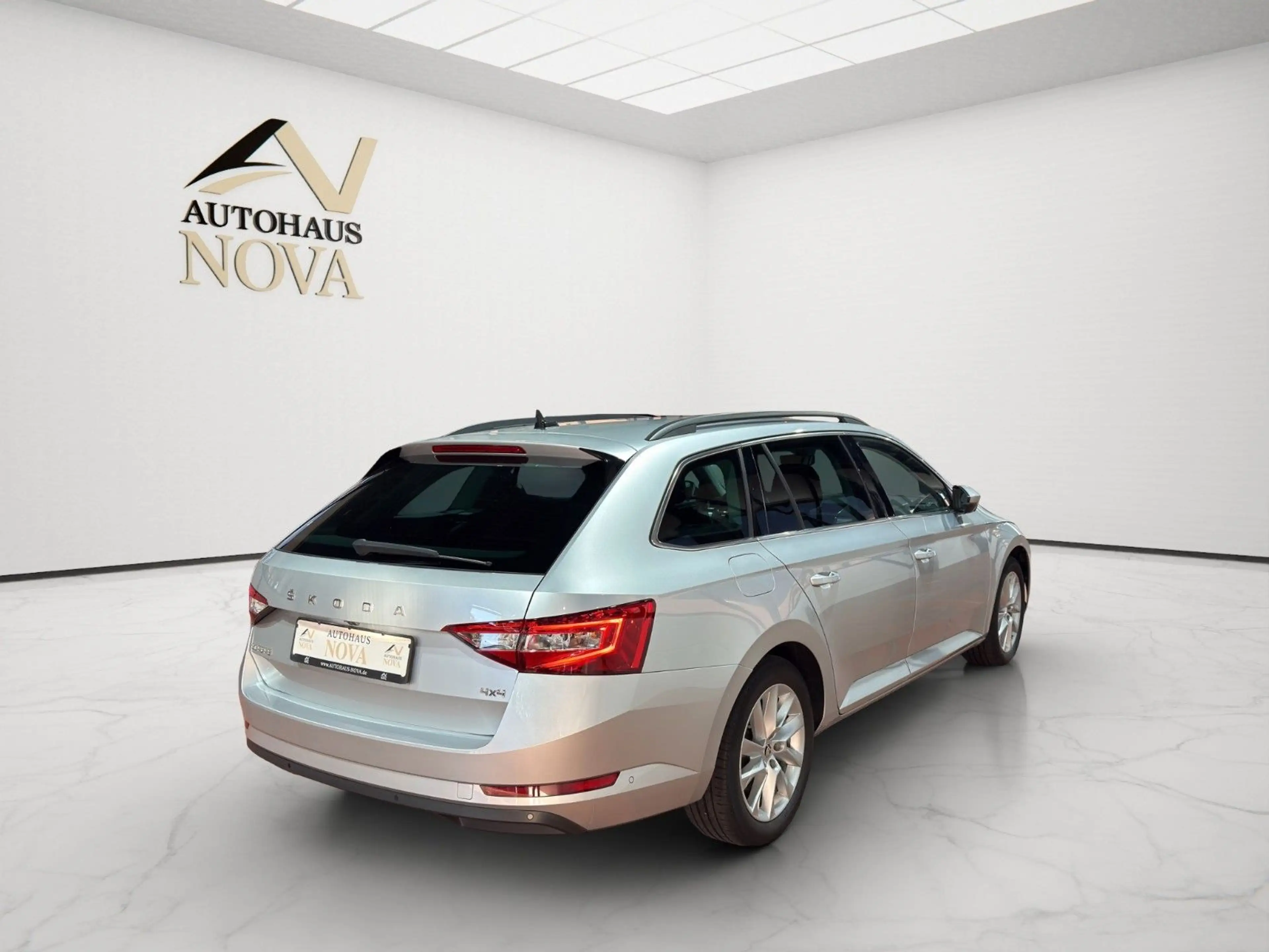 Skoda Superb Combi Ambition 4x4-ACC-AHK-LANE- — photo 6