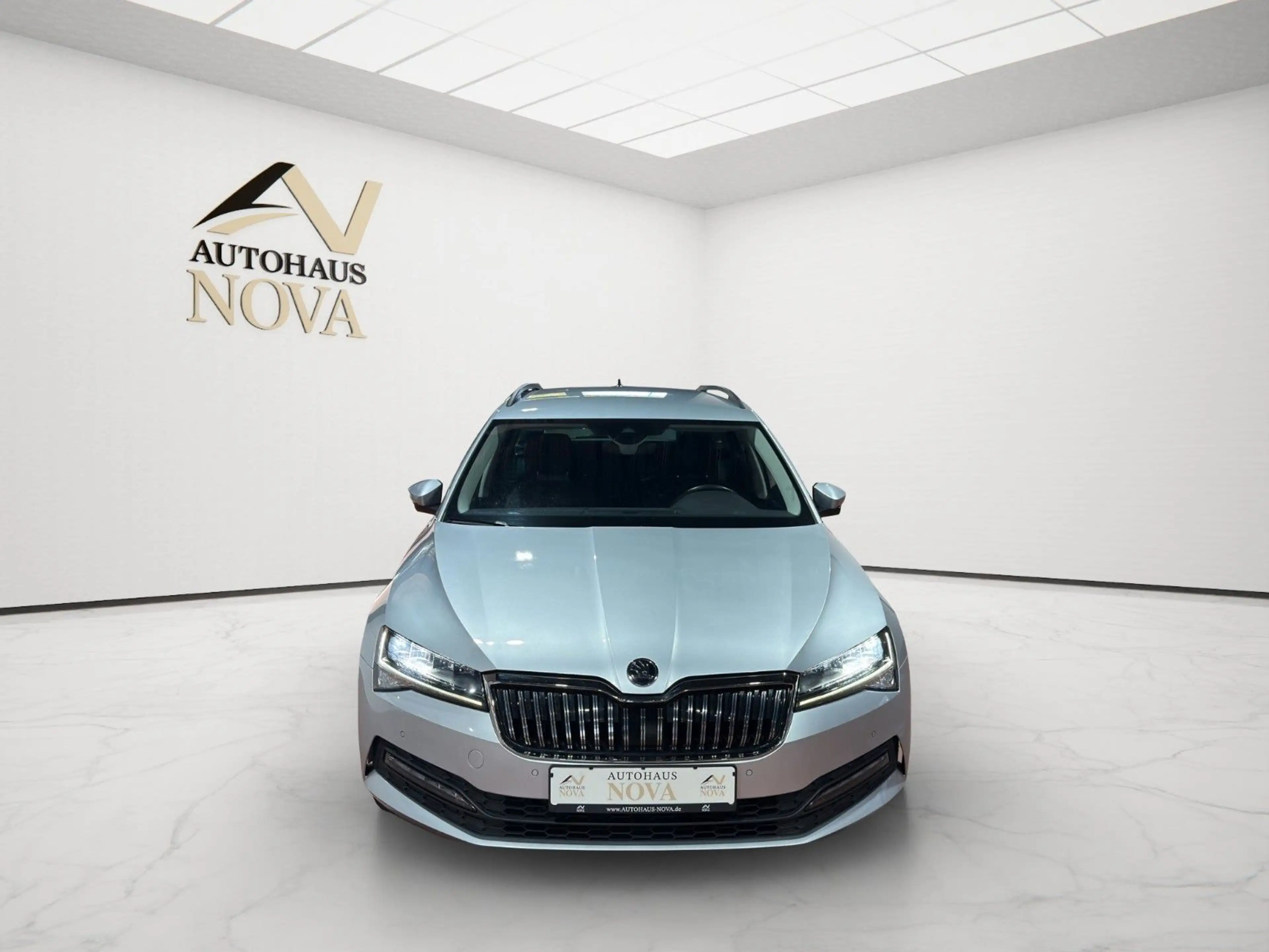 Skoda Superb Combi Ambition 4x4-ACC-AHK-LANE-