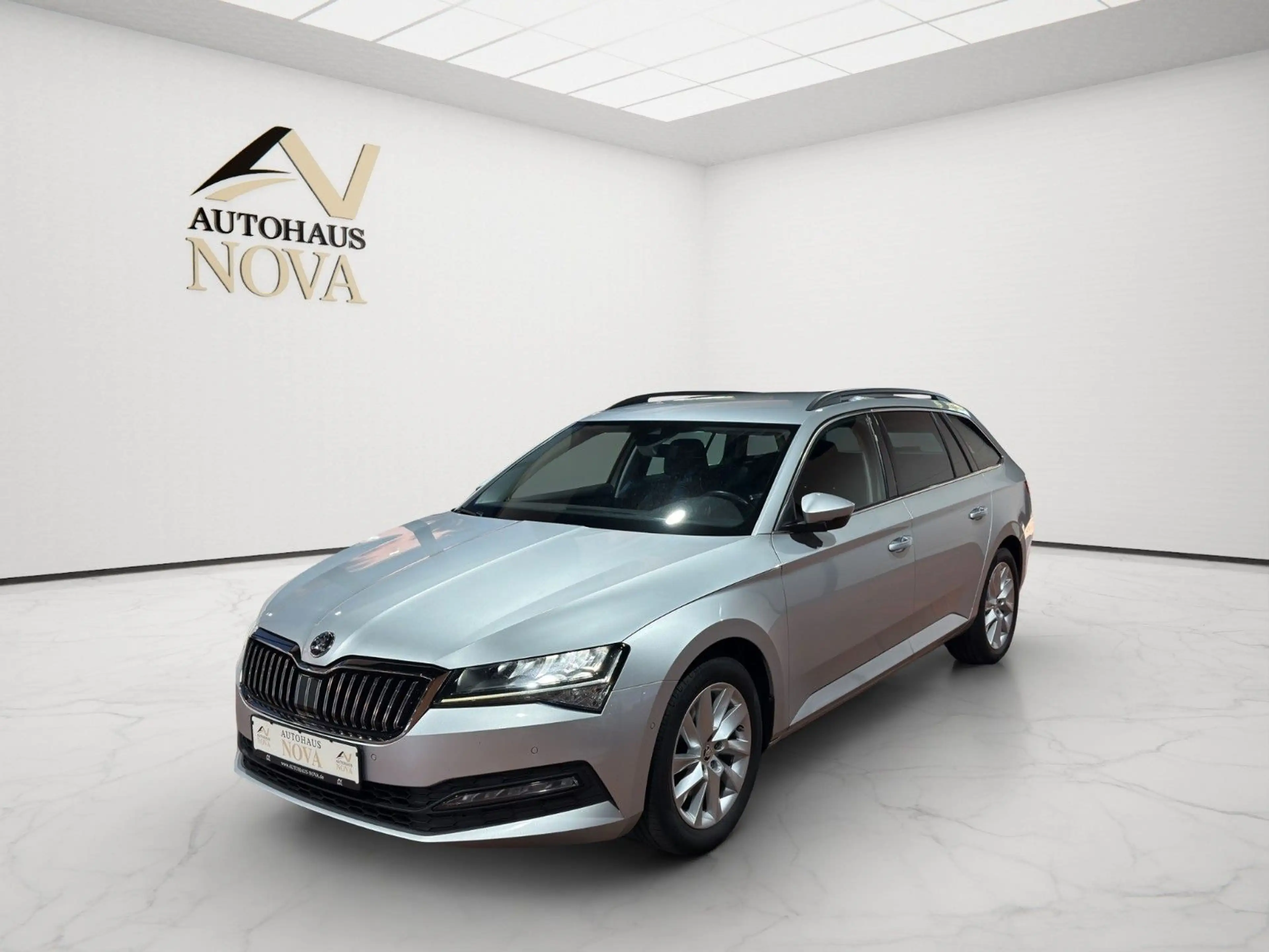 Skoda Superb Combi Ambition 4x4-ACC-AHK-LANE- — photo 2