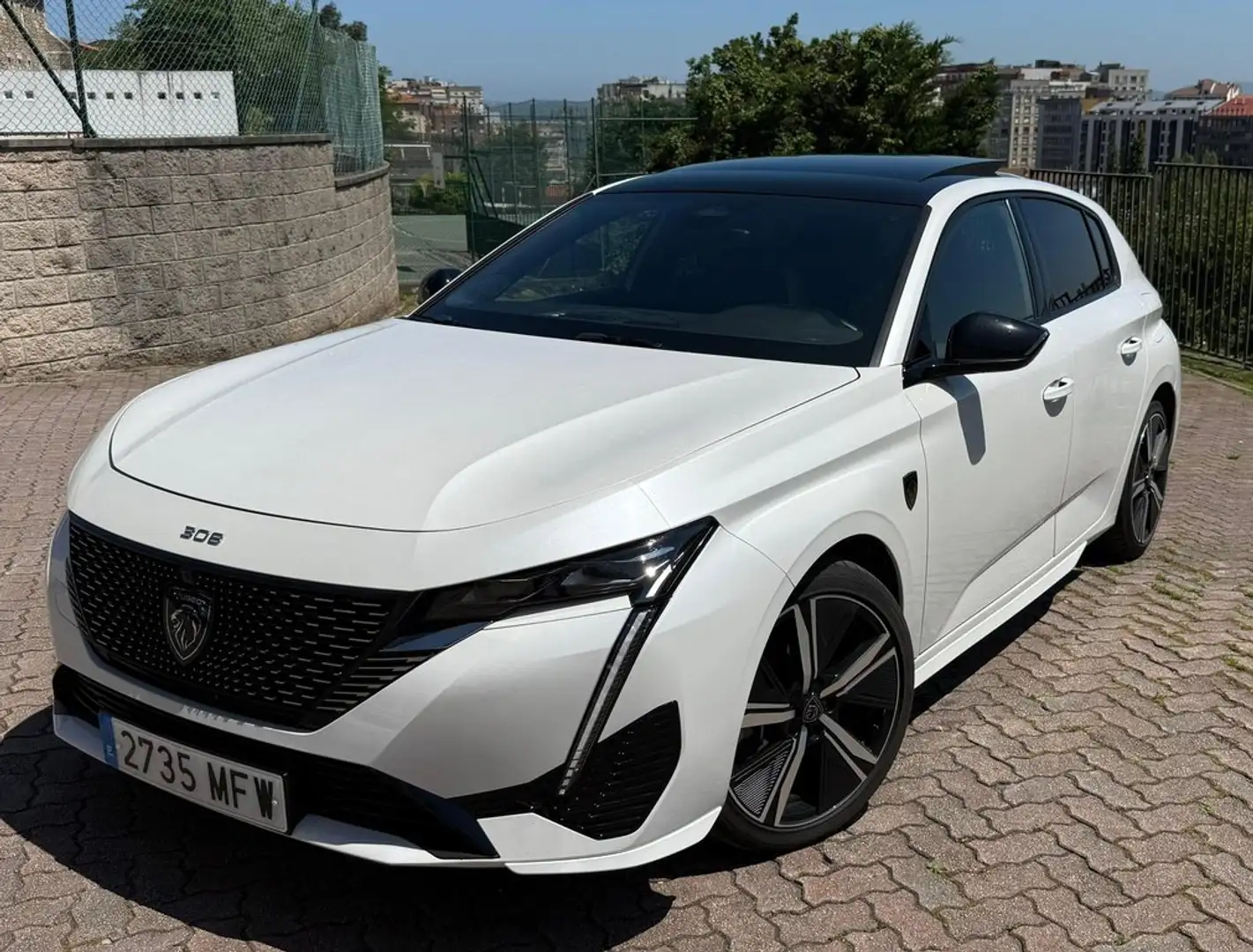 Peugeot 308 SW GT Hybrid 225 eEAT8 Wit - 1