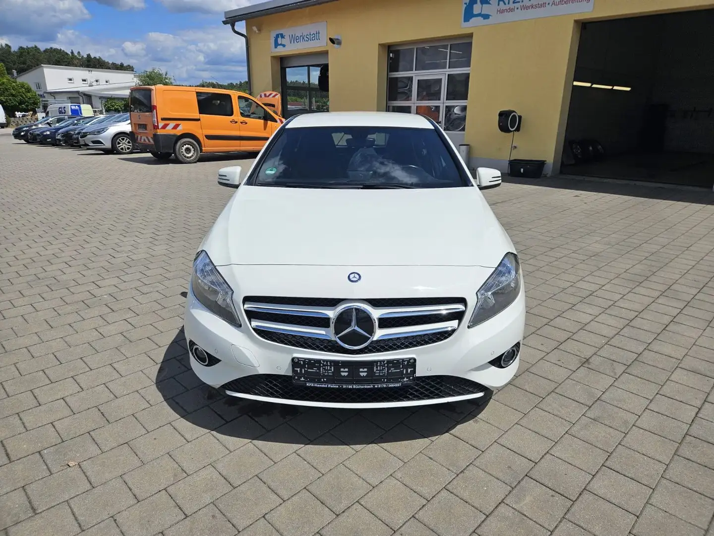 Mercedes-Benz A 180 A -Klasse A 180 BlueEfficiency Blanc - 2