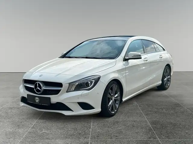 Mercedes-Benz CLA 180 AMG Shooting Pano Bi-Xen Nav Shz TüV