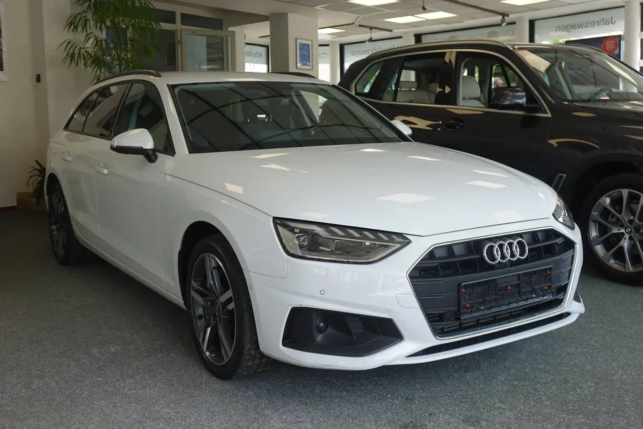 2022 Audi A4 40 TFSI +360+HUD+Sportsitze+DSP+18'+, photograph 1