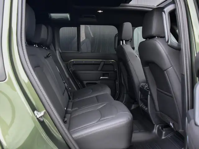 Land Rover Defender view 9
