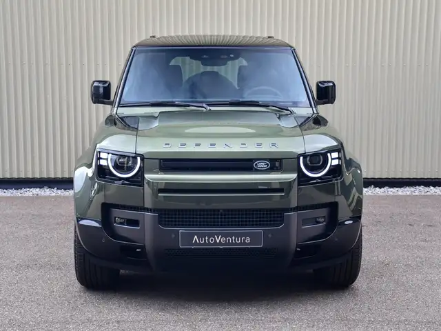 Land Rover Defender view 12