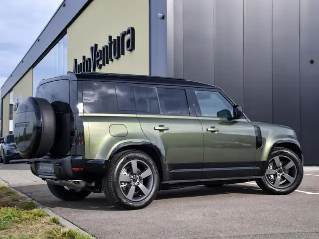 Land Rover Defender view 6