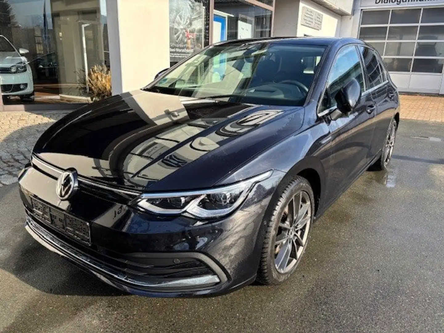Volkswagen Golf 1.5 eTSI OPF DSG Style Schwarz - 1