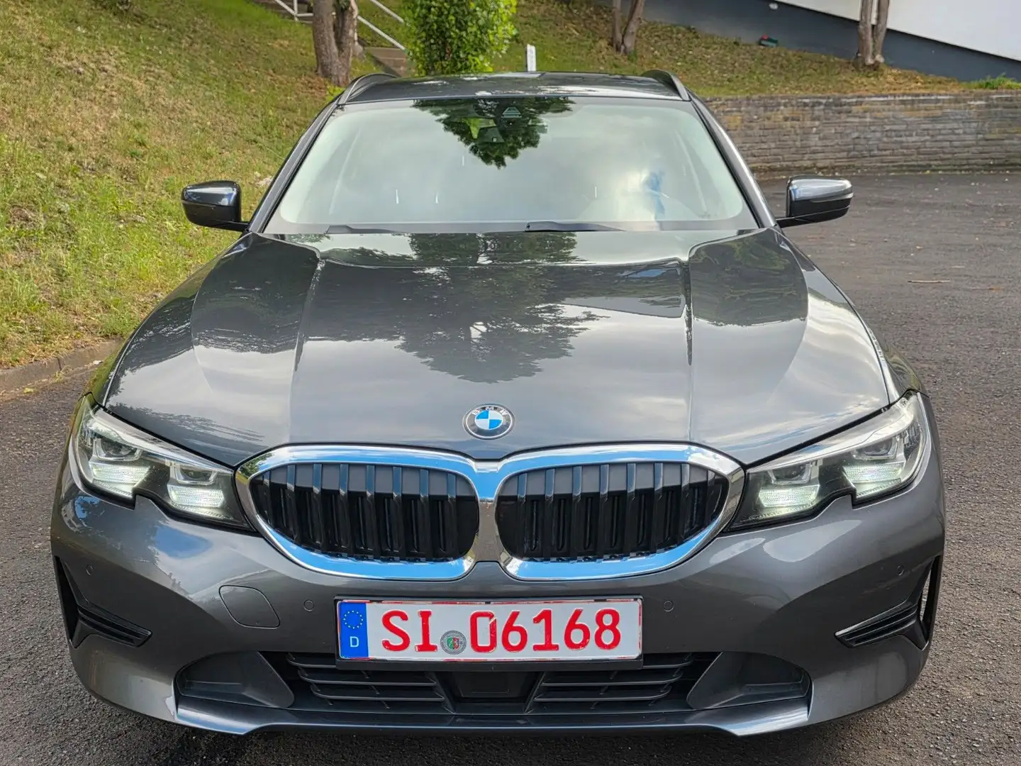 BMW 318 d Touring  Advantage, 1Hand,Digital,LED,AHK Grigio - 2
