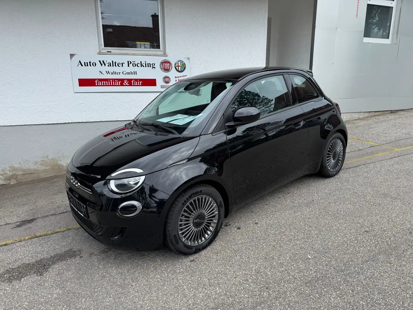 Fiat 500e 500e Icon, Winterpaket, Komfortpaket, Navi, Kamera Schwarz - 1