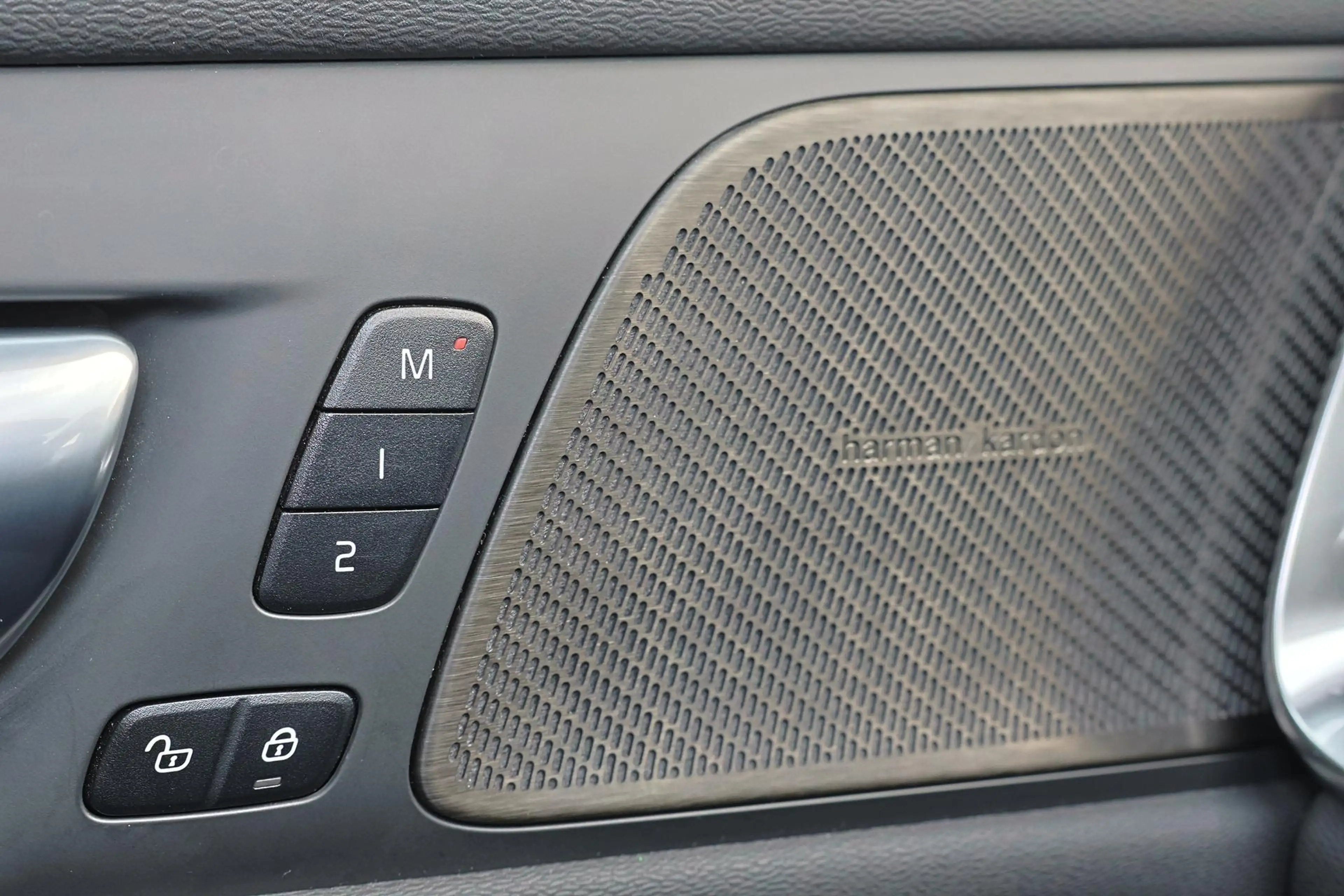 Volvo V60 T8 Recharge AWD Plus Dark - Panorama/schuifdak - I — photo 12