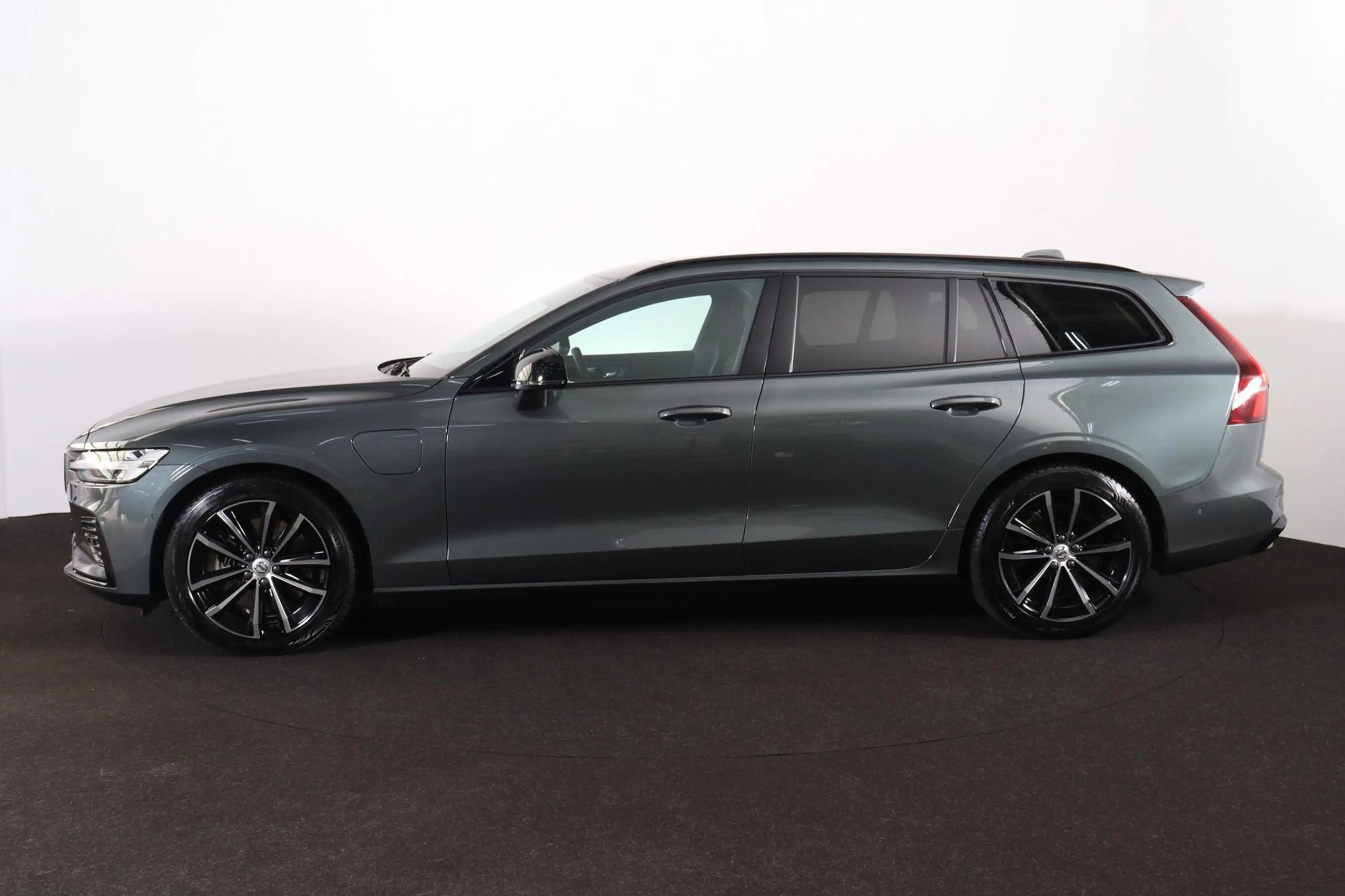Volvo V60 T8 Recharge AWD Plus Dark - Panorama/schuifdak - I — photo 3