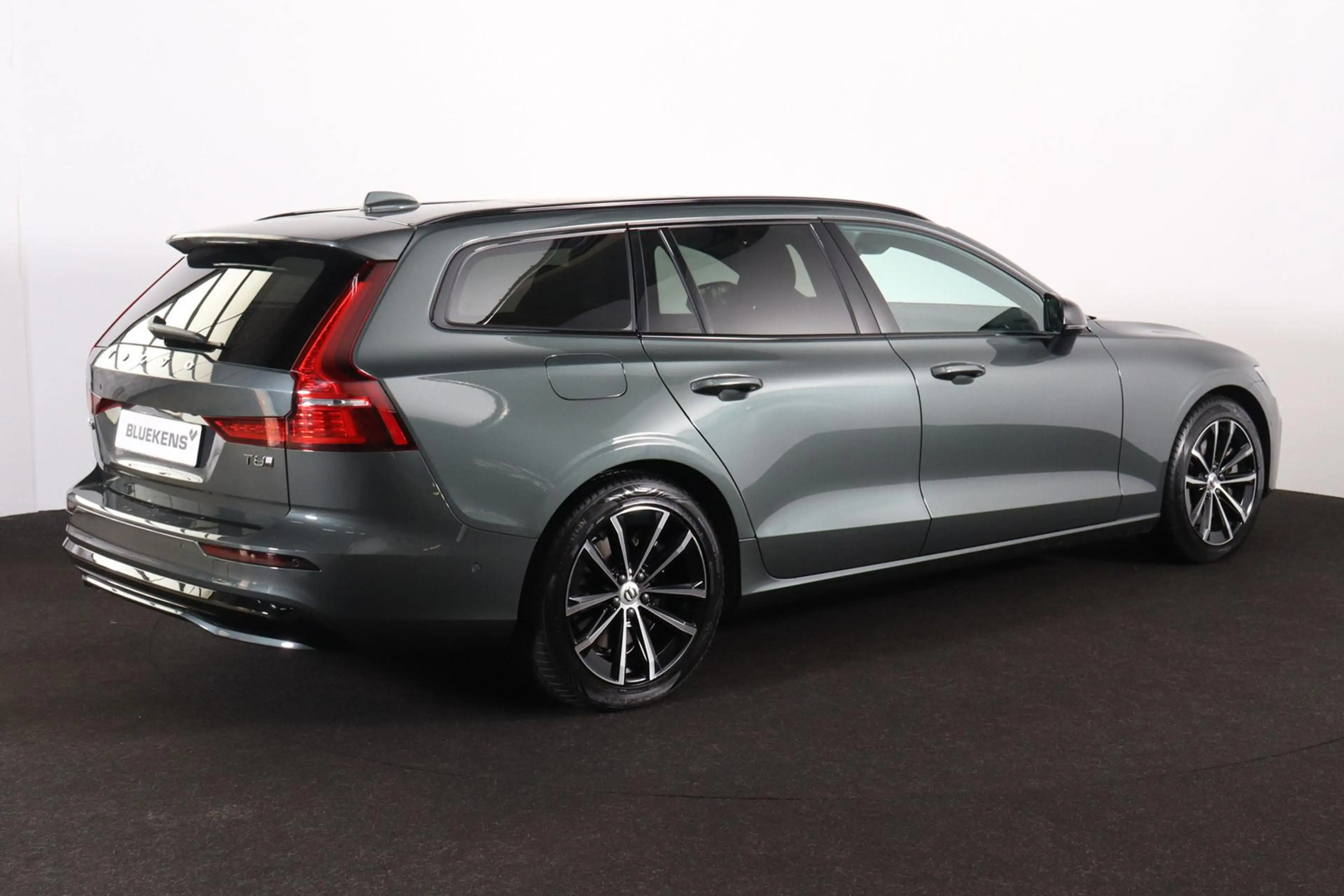 Volvo V60 T8 Recharge AWD Plus Dark - Panorama/schuifdak - I — photo 5