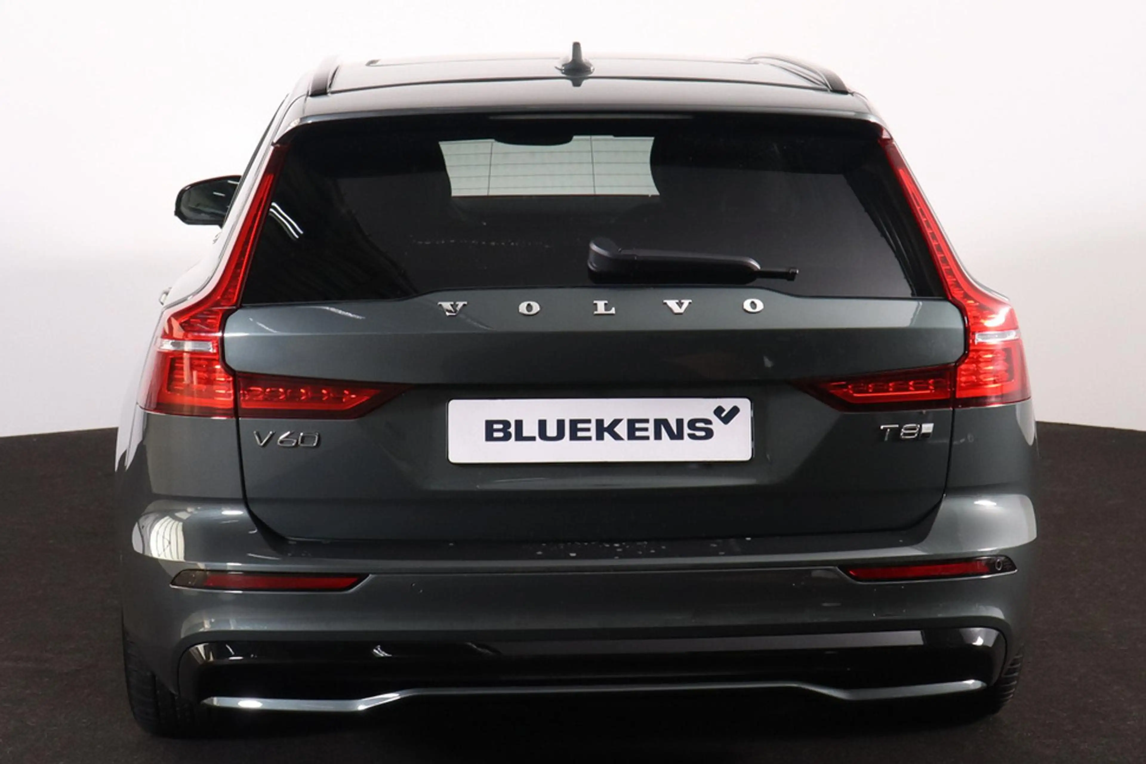 Volvo V60 T8 Recharge AWD Plus Dark - Panorama/schuifdak - I — photo 4