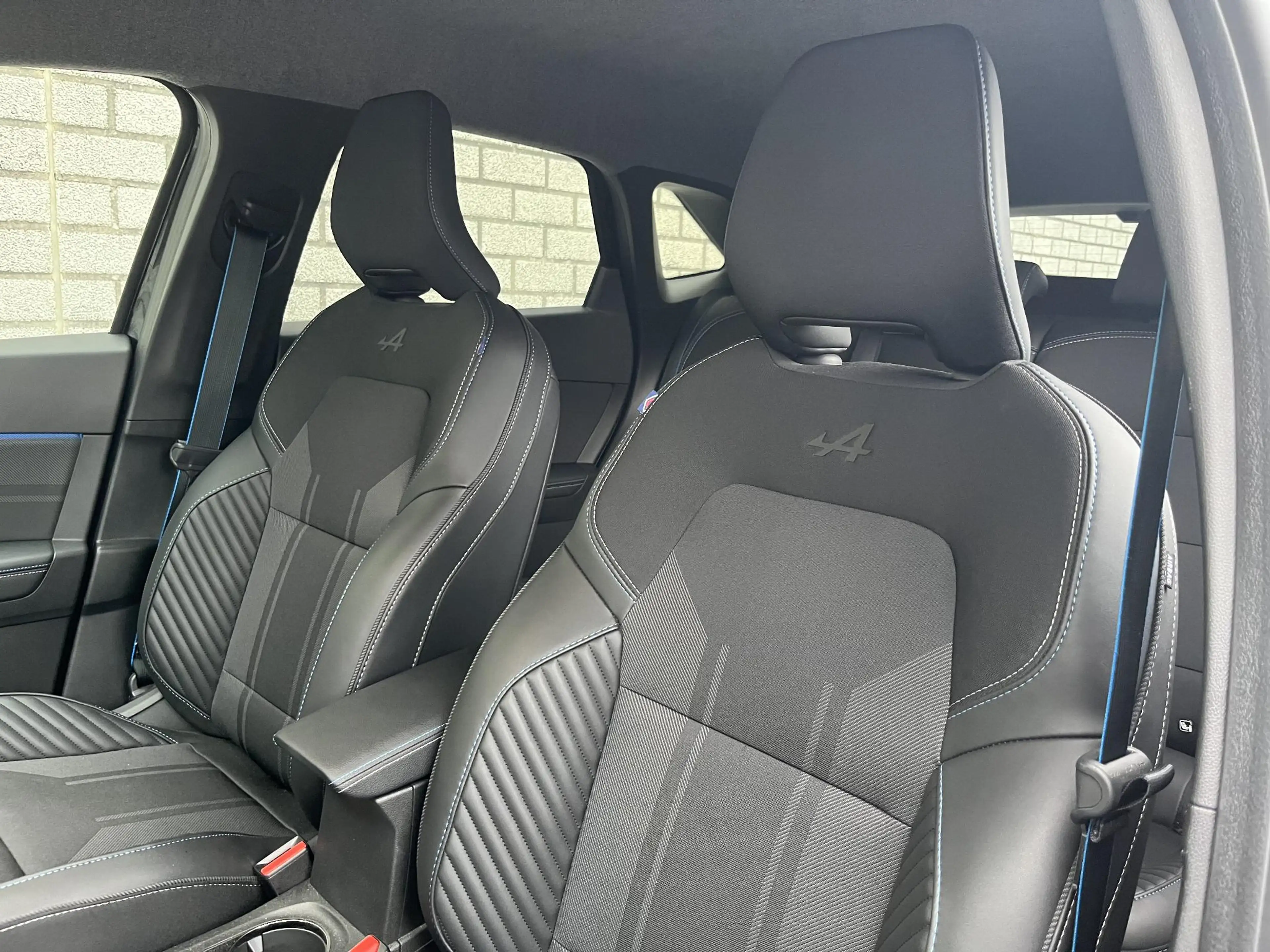 Renault Symbioz 1.8 E-Tech full hybrid 160 Esprit Alpine | Adaptiv — photo 28